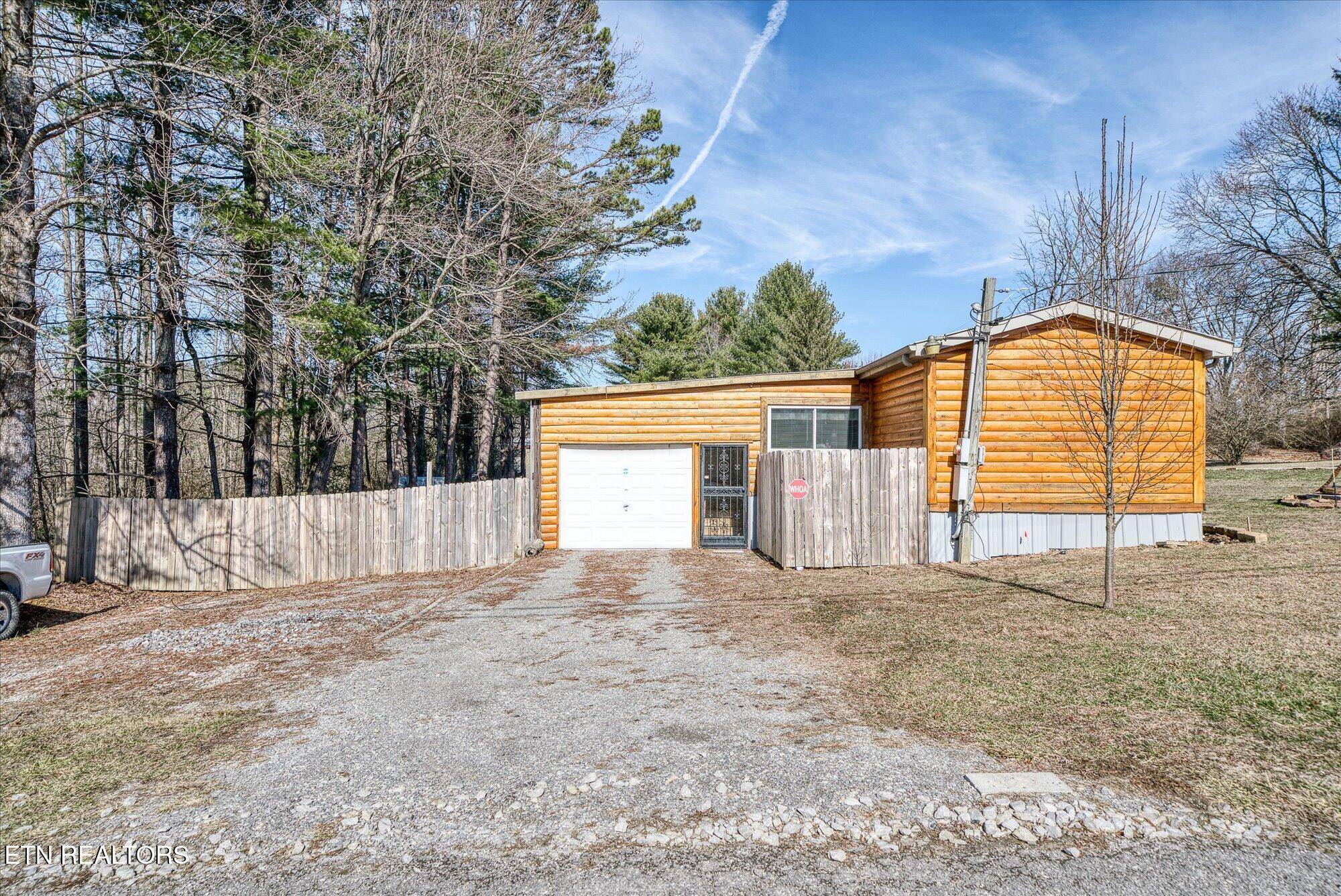 Jamestown, TN 38556,810 Mitchell LN