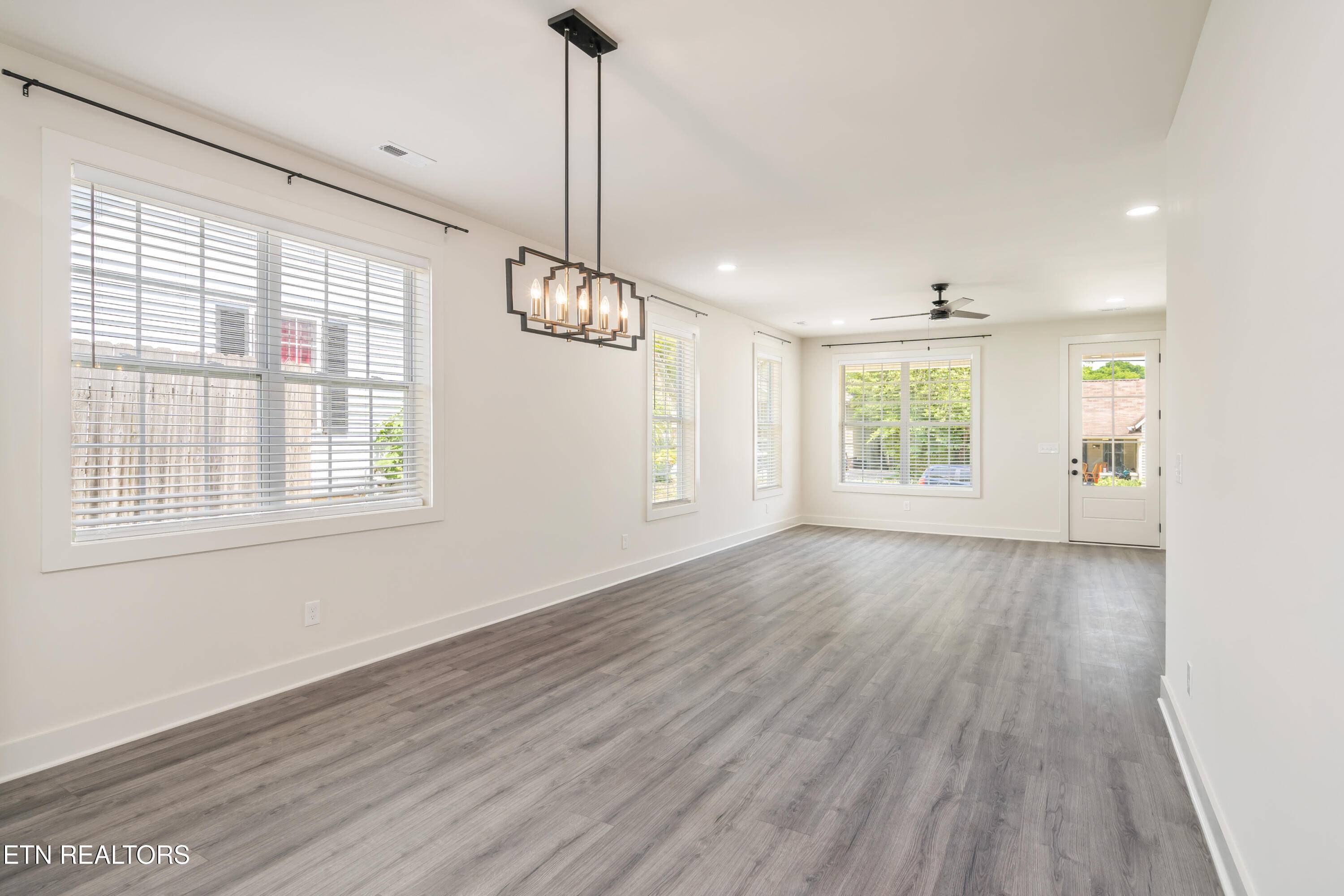 Clinton, TN 37716,Rogers St