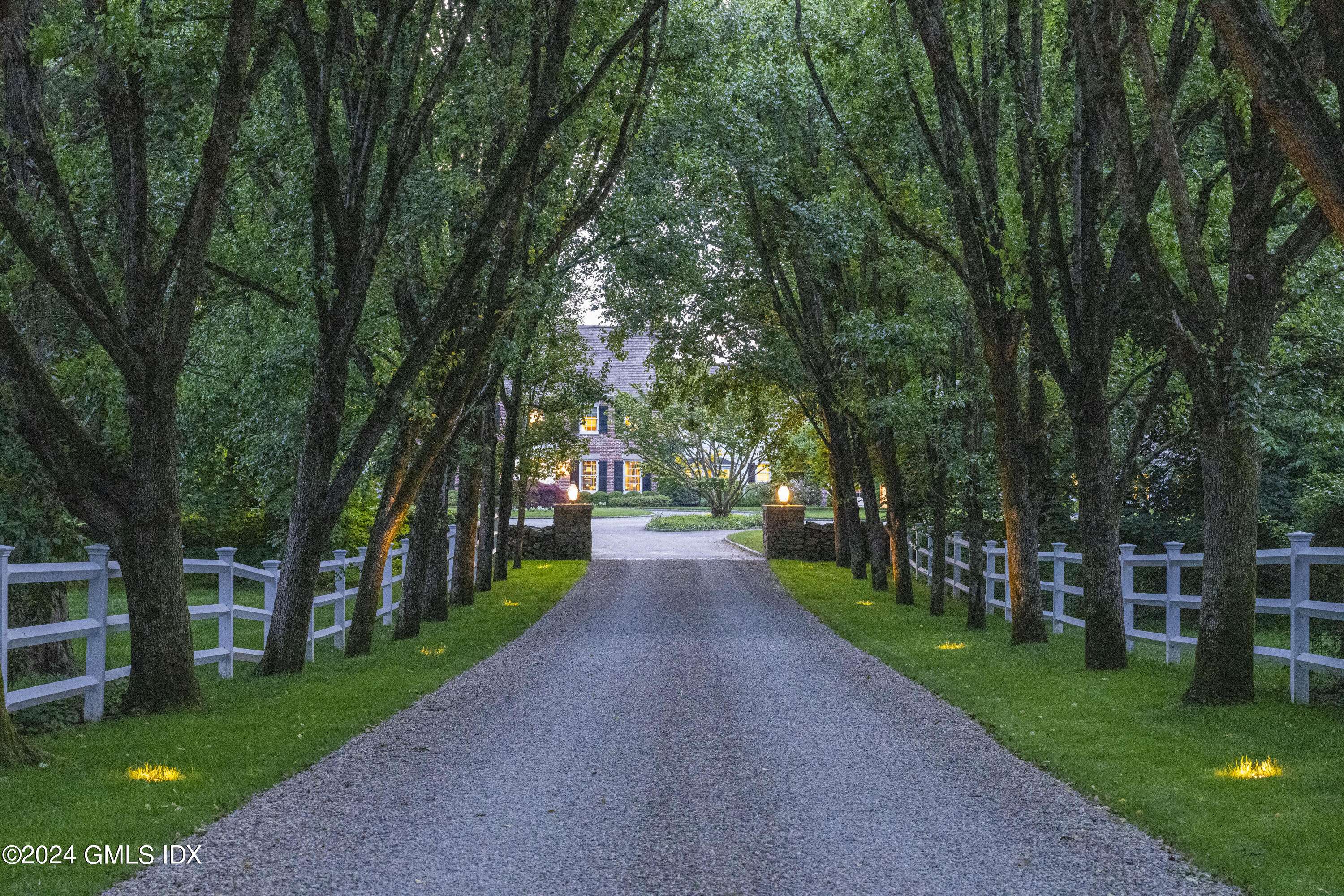Darien, CT 06820,865 Hollow Tree Ridge RD