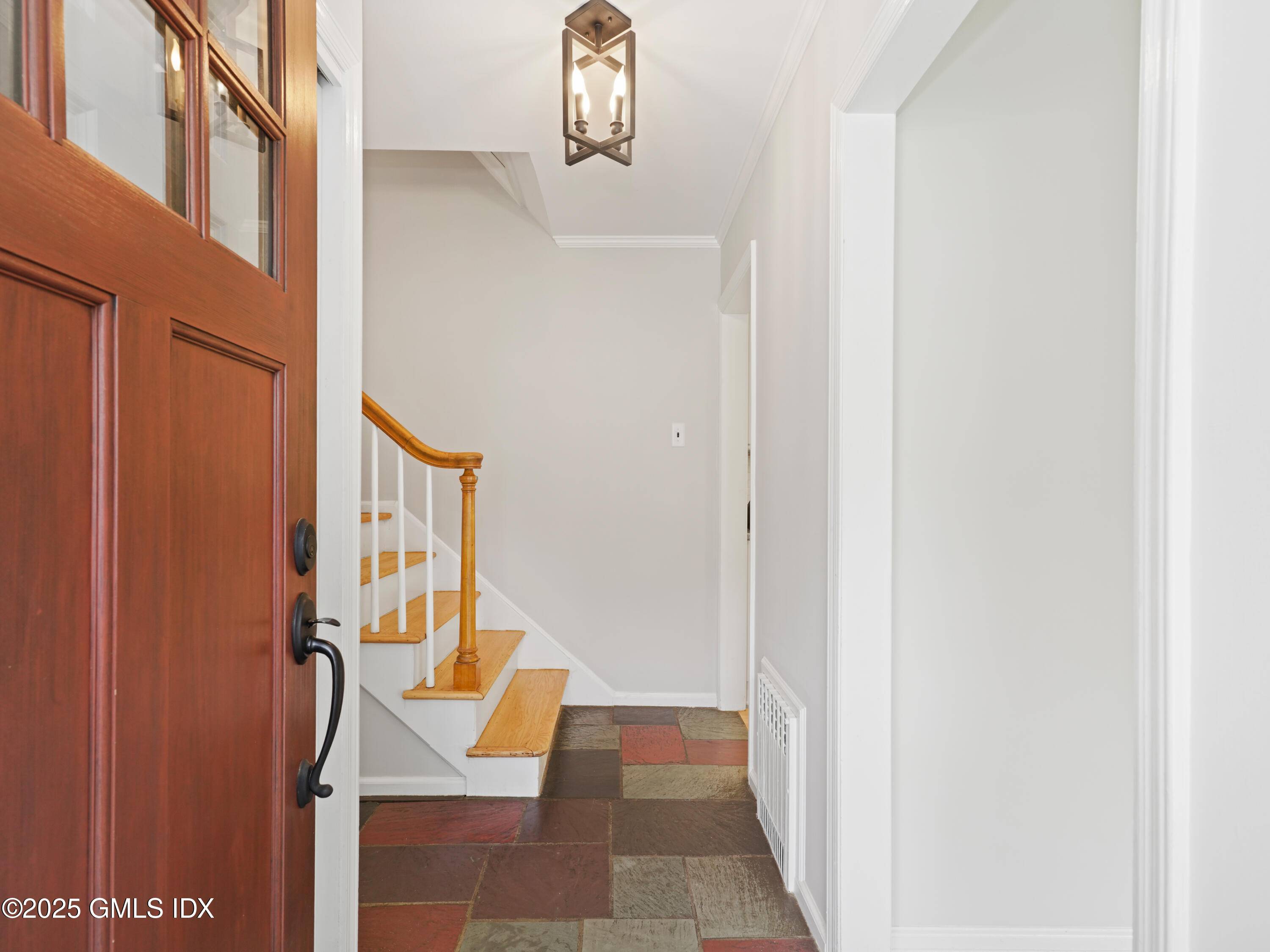 Greenwich, CT 06831,8 Muriel PL