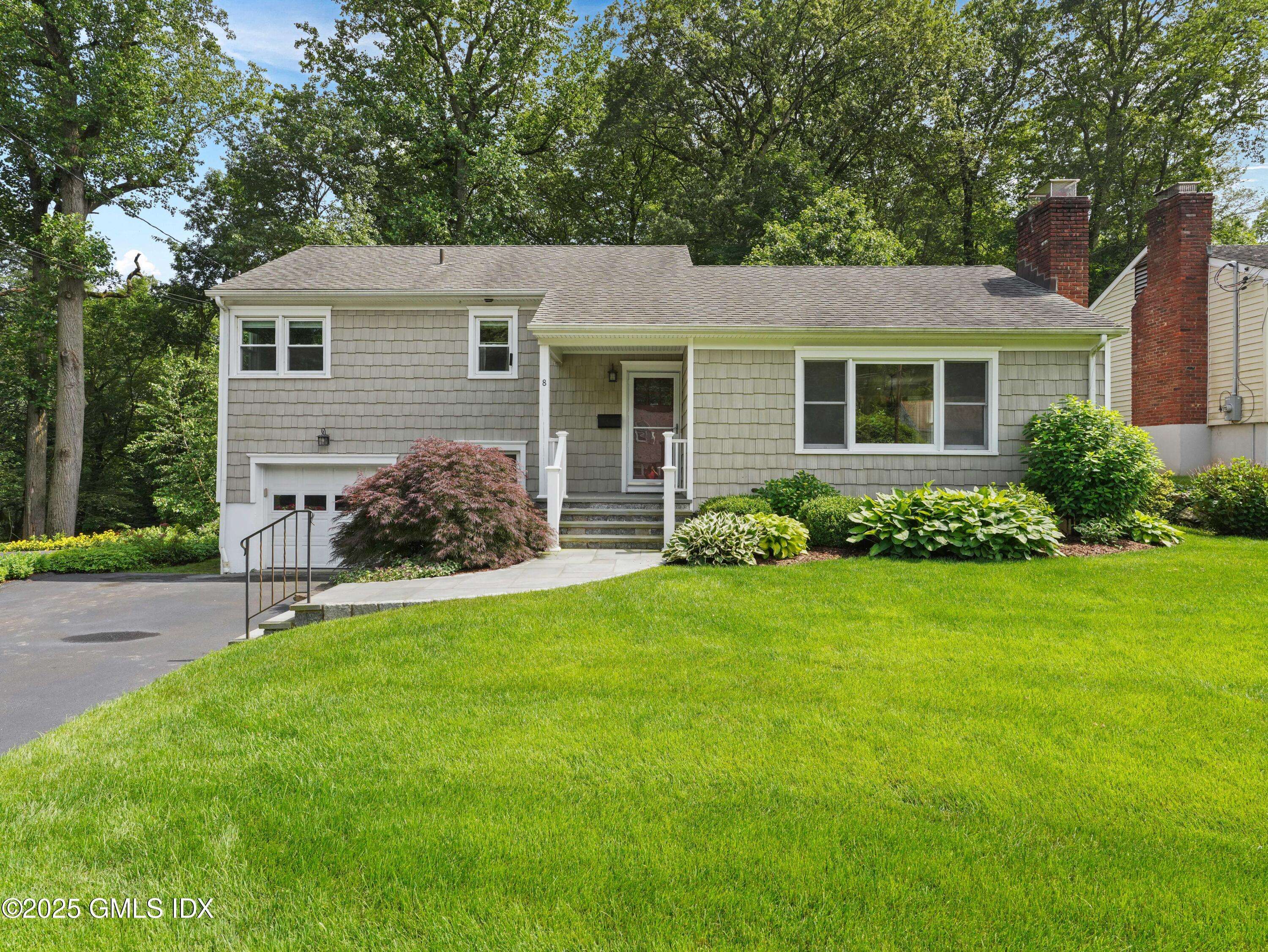 Greenwich, CT 06831,8 Muriel PL