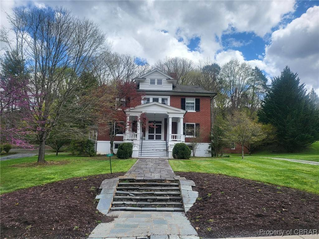 Hot Springs, VA 24445,7472 Sam Snead HWY