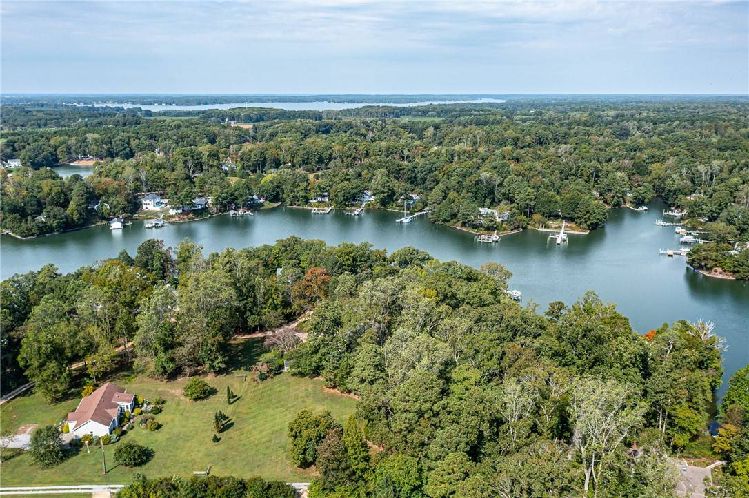 Irvington, VA 22480,2 York RD