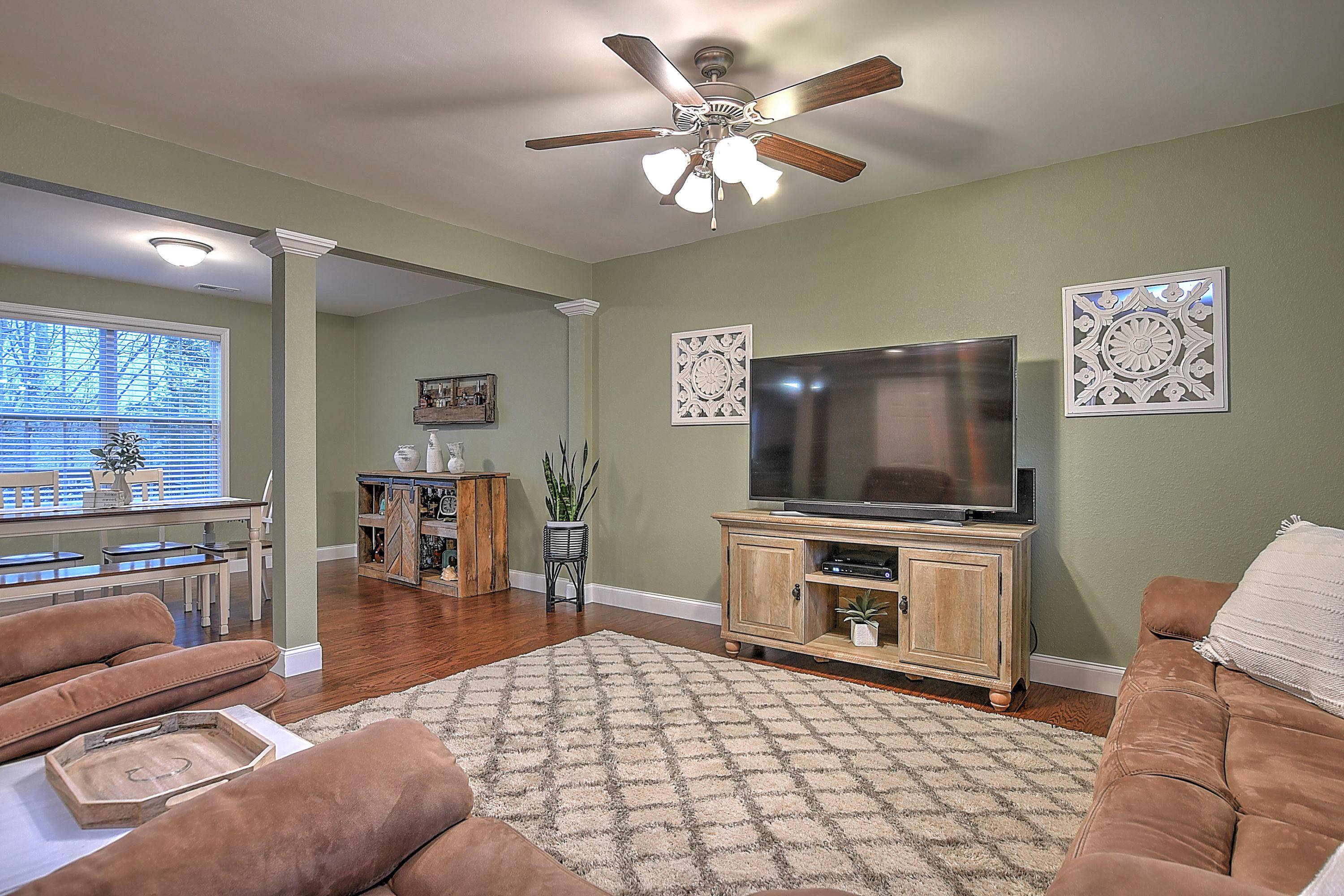 Jonesborough, TN 37659,275 Holland View DR