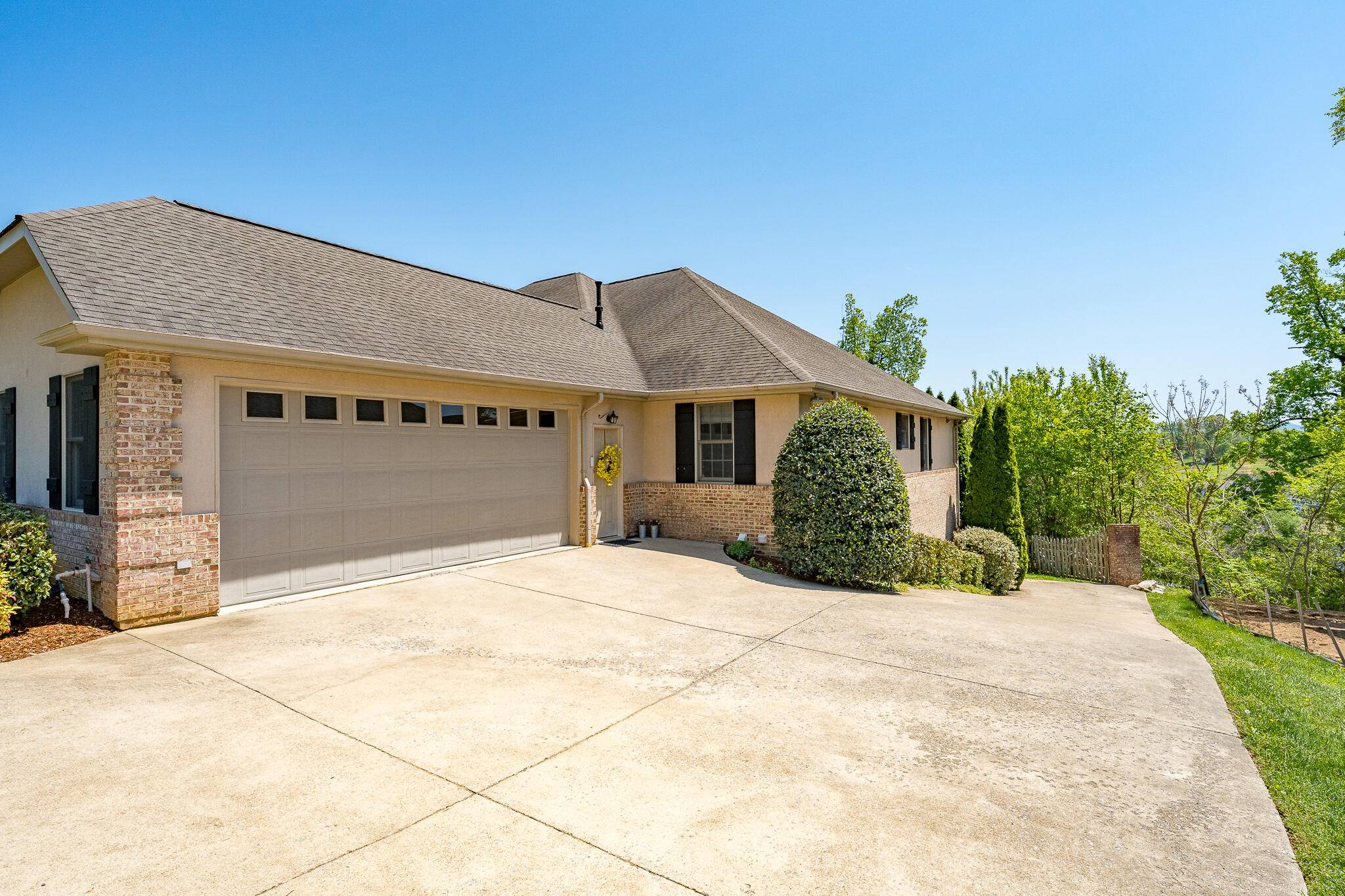 Johnson City, TN 37615,216 Michaels Ridge BLVD