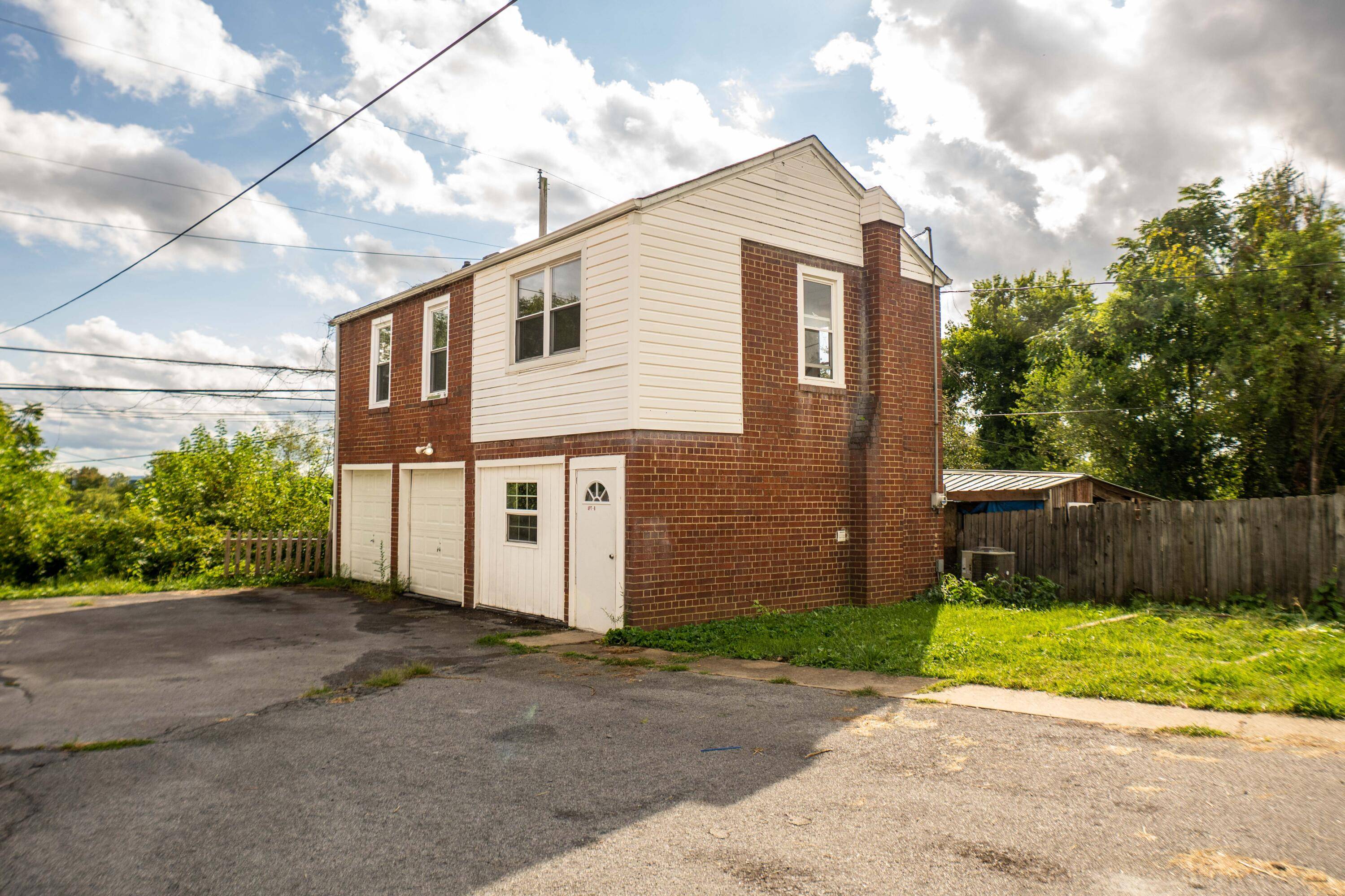 Kingsport, TN 37660,1233 Center ST