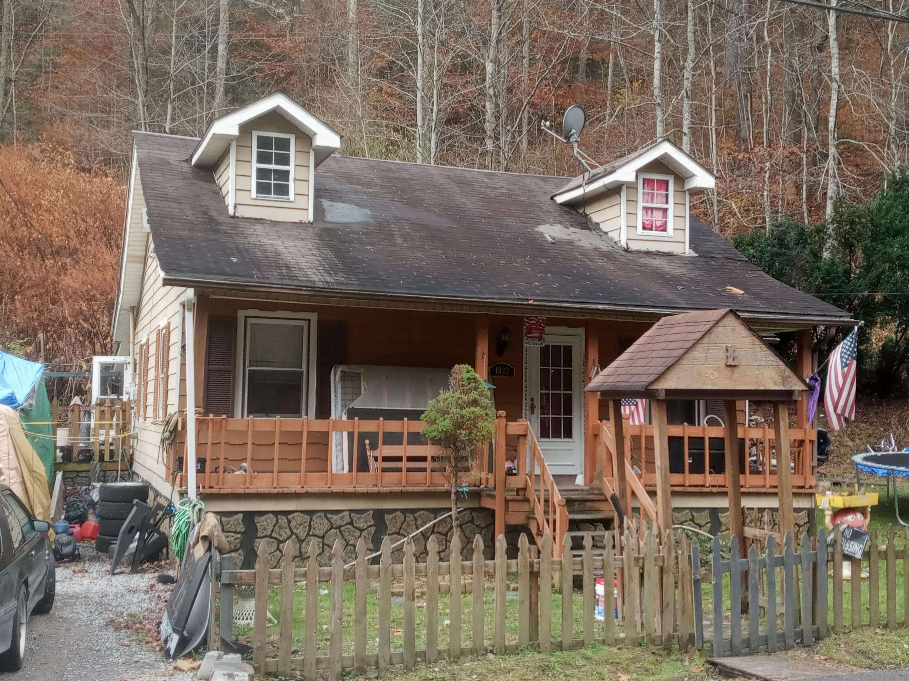 Appalachia, VA 24216,1822 Derby RD