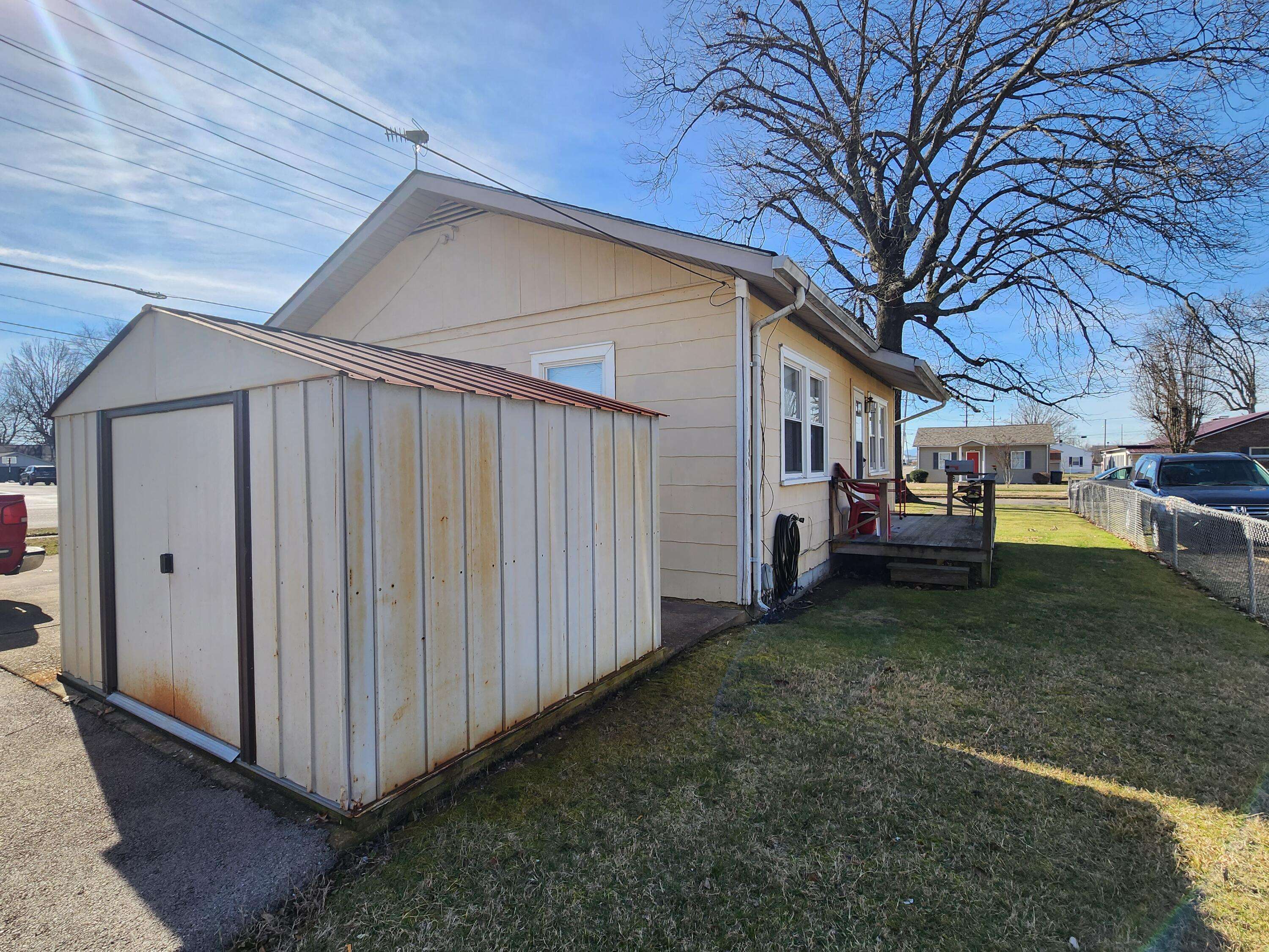 Kingsport, TN 37664,1672 Redwood DR