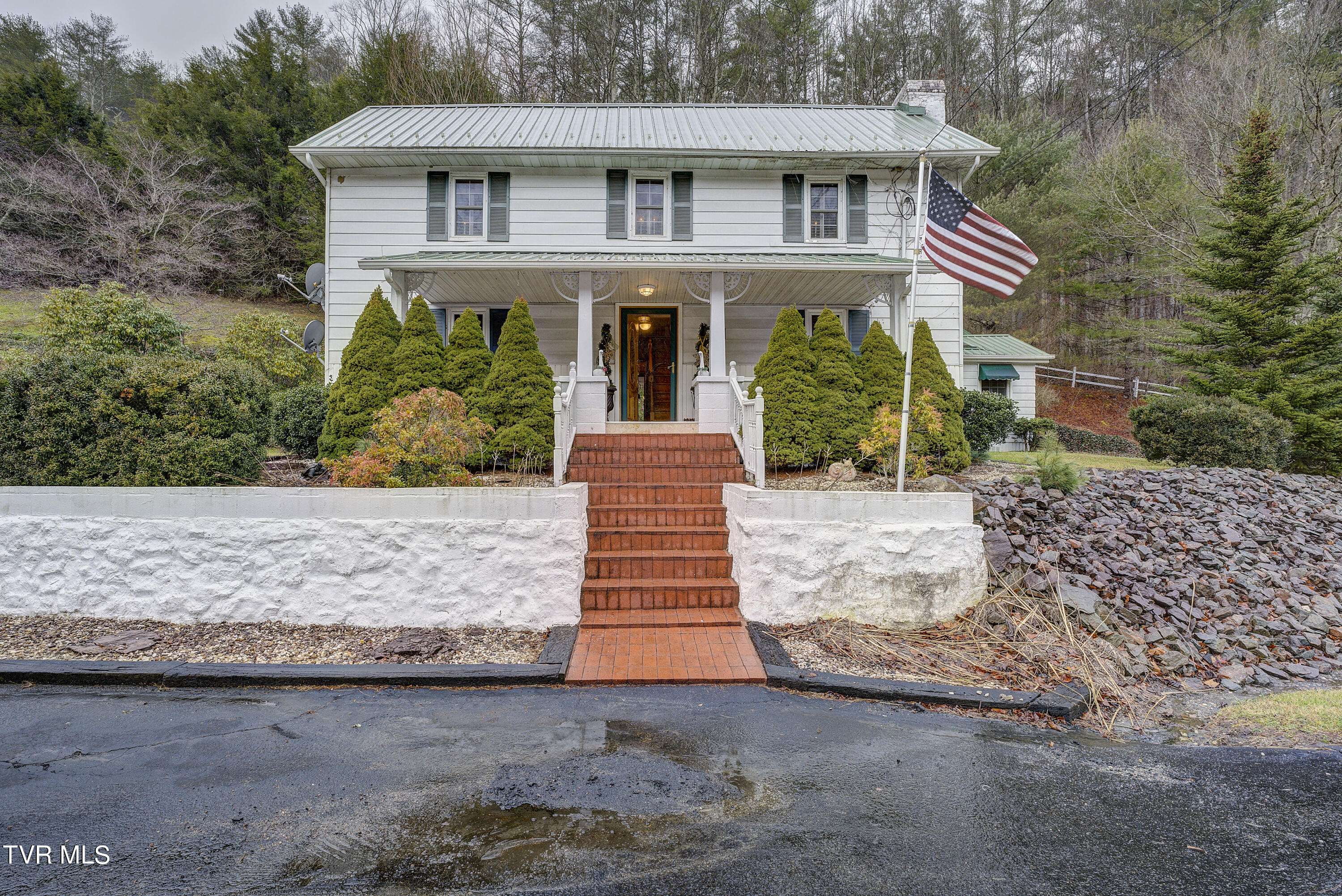 Butler, TN 37640,6646 Roan Creek RD