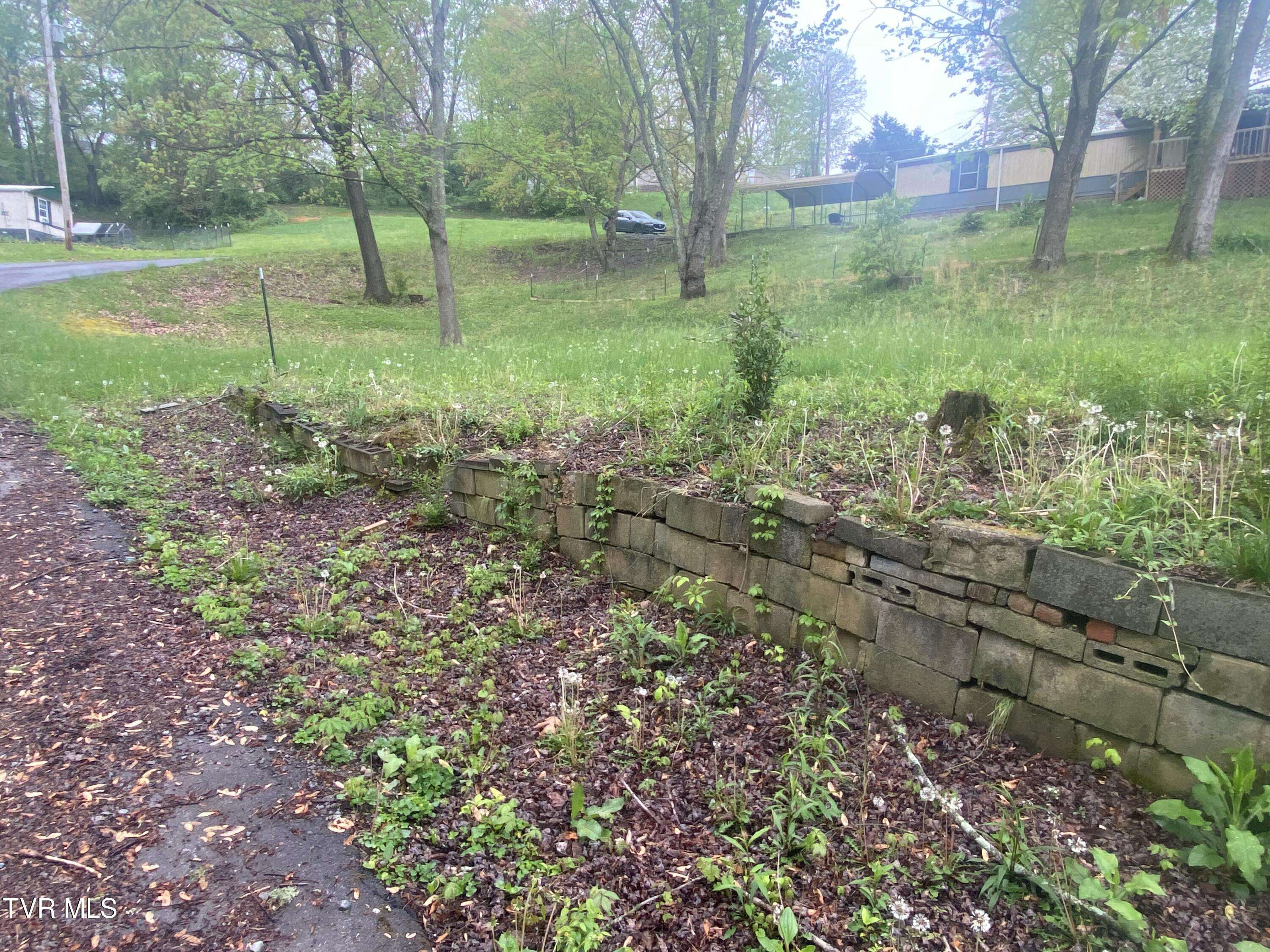 Elizabethton, TN 37643,119 Massey ST