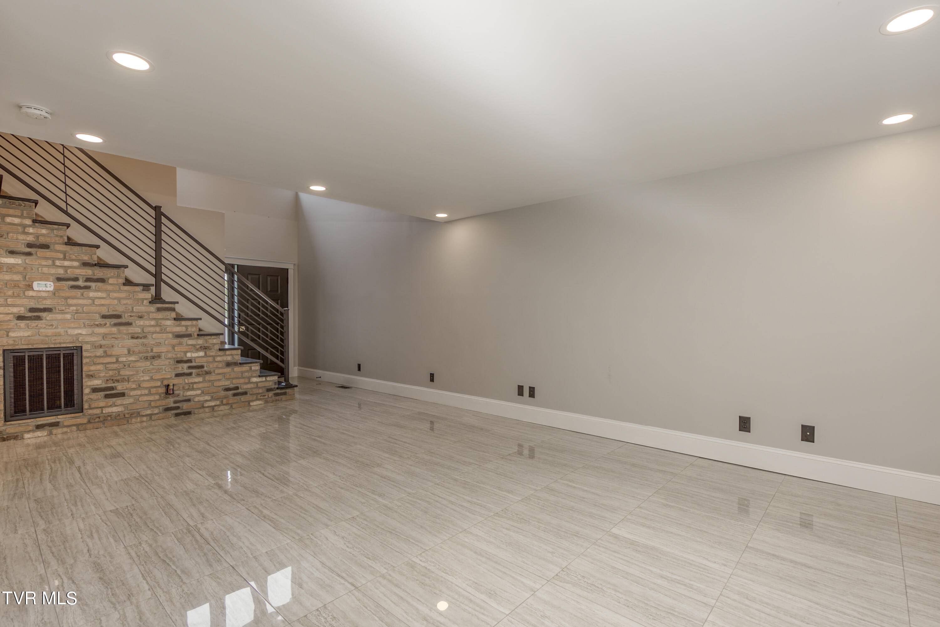 Bristol, TN 37620,136 Robinson WALK #B