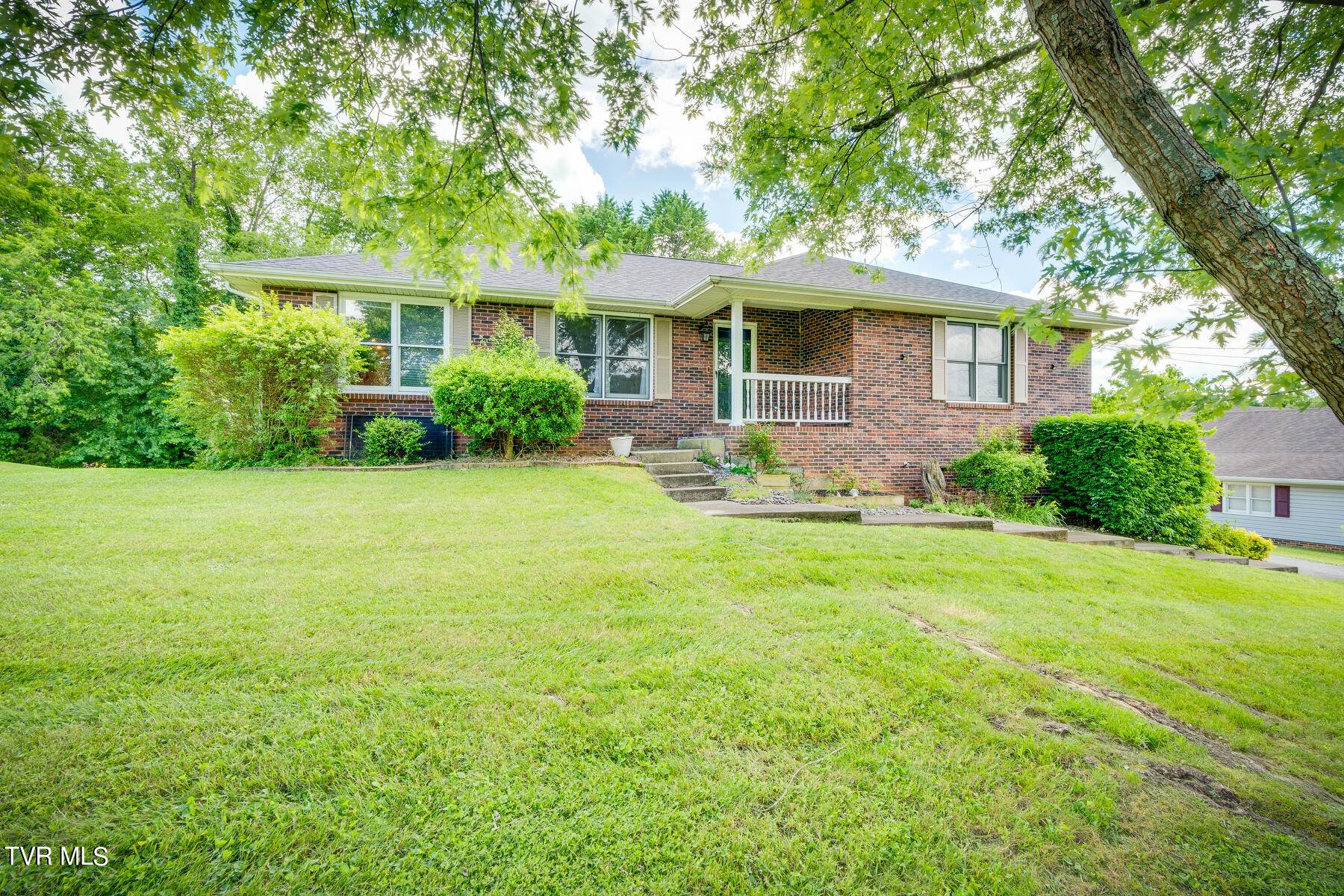 Bristol, VA 24202,15565 Woodstone CIR