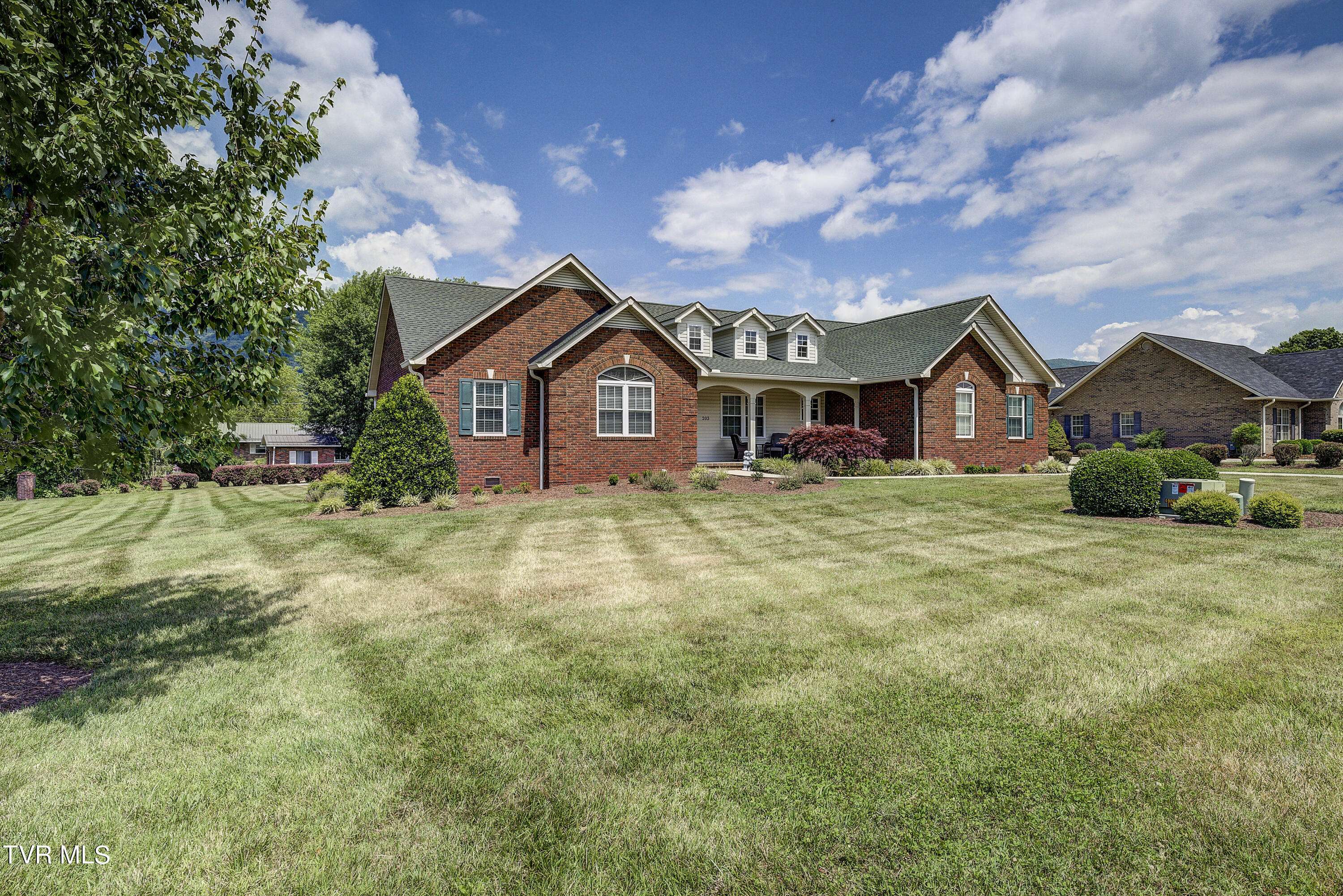 Erwin, TN 37650,203 Old Farm RD