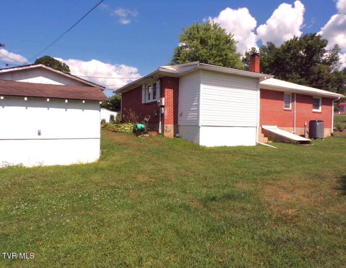 Jonesville, VA 24263,322 Holmes ST