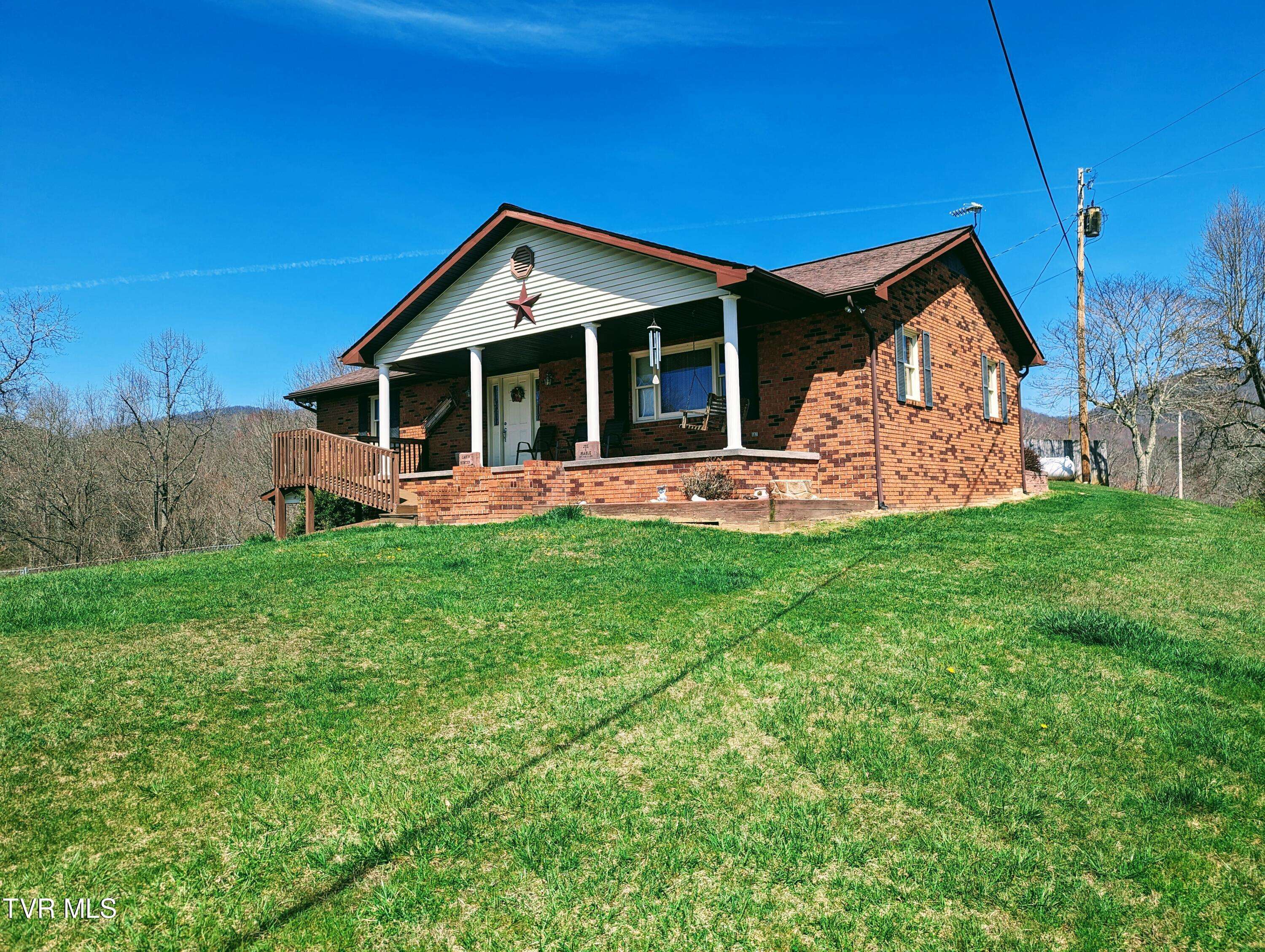 Clintwood, VA 24228,1456 Osborne Gap RD