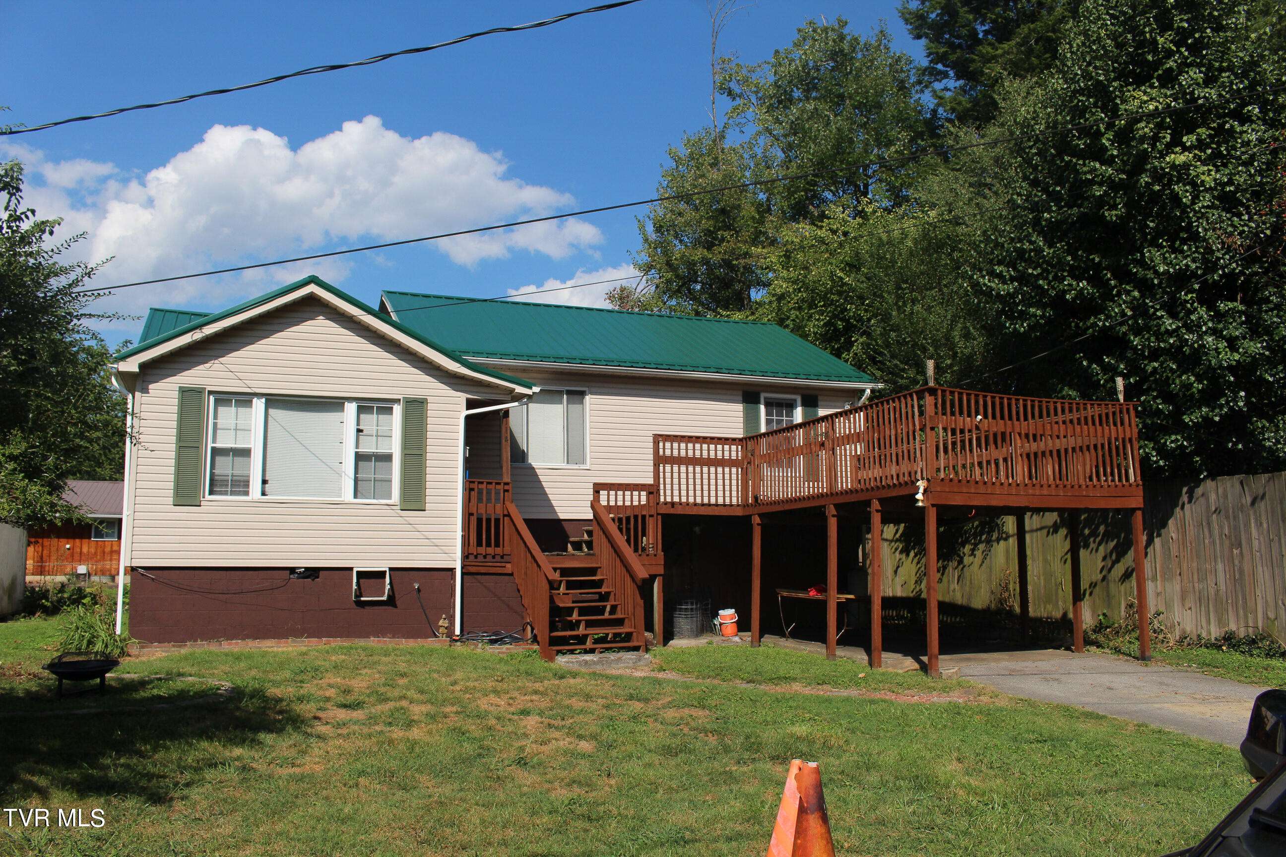 Big Stone Gap, VA 24219,114 2nd ST