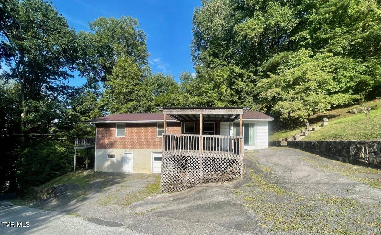 Norton, VA 24273,135 Gardner Hollow RD