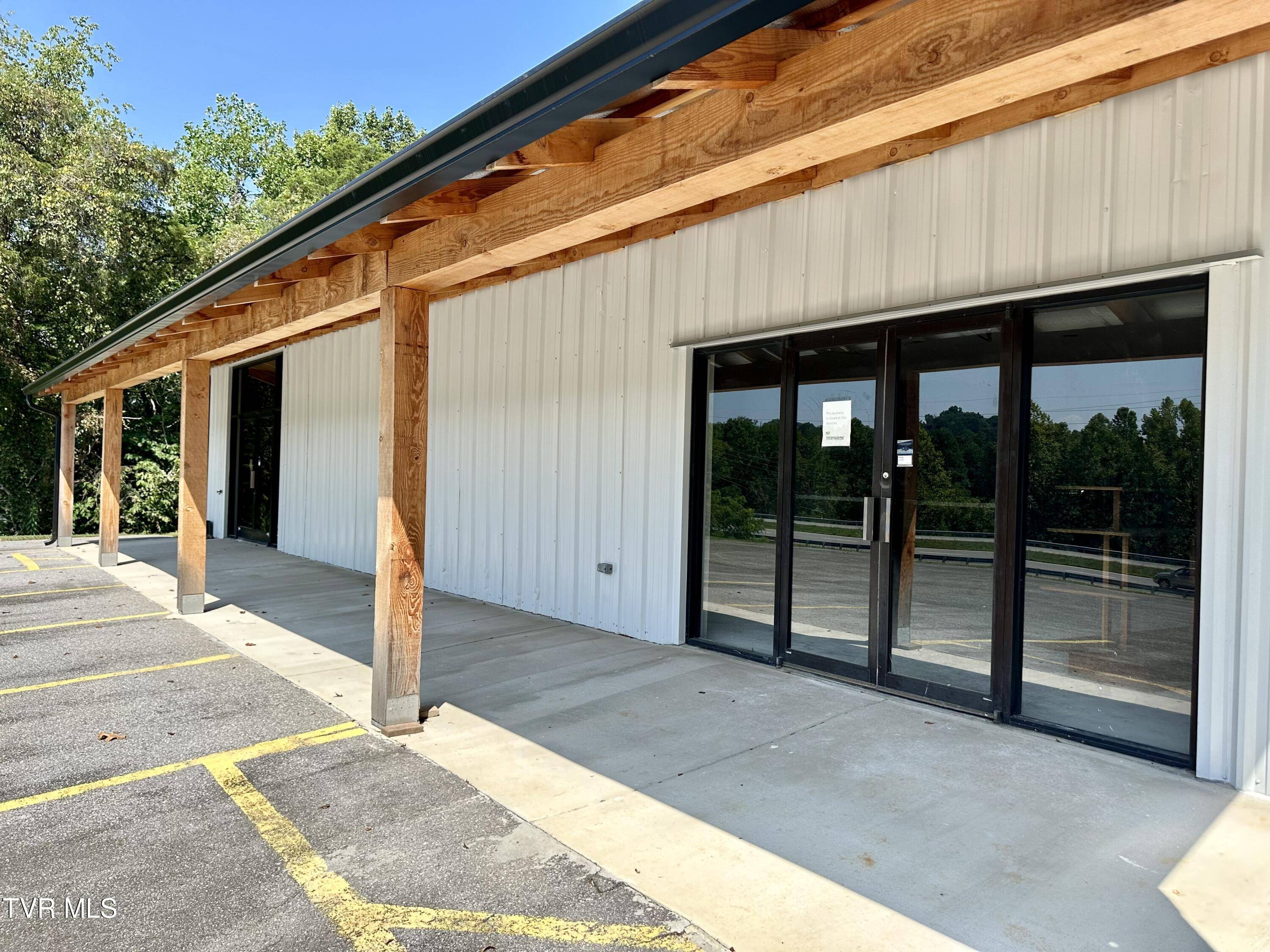 Bristol, TN 37620,3101 Highway 421