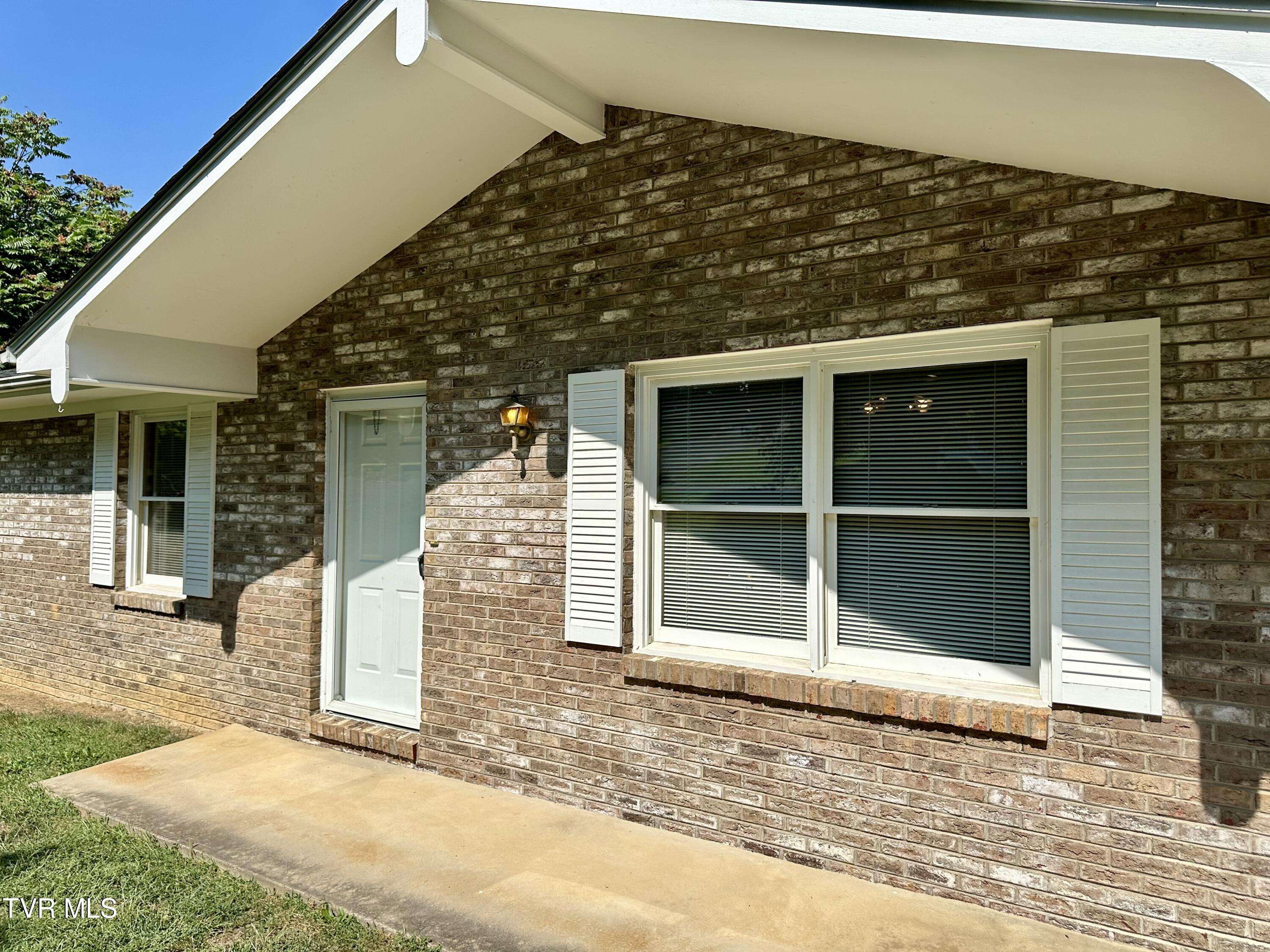 Bluff City, TN 37618,291 River RD