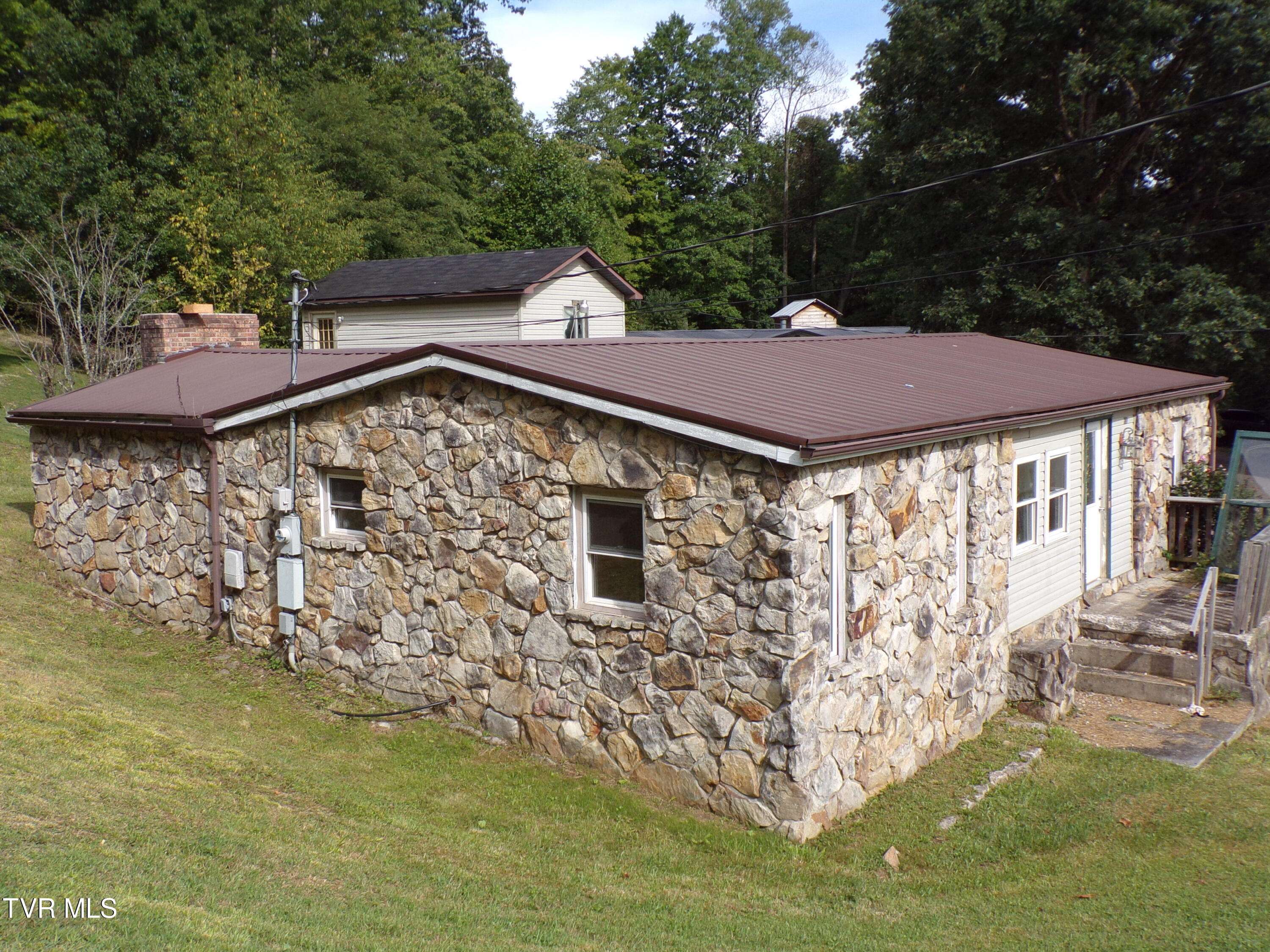 Pound, VA 24279,9781 Sulpher Springs DR