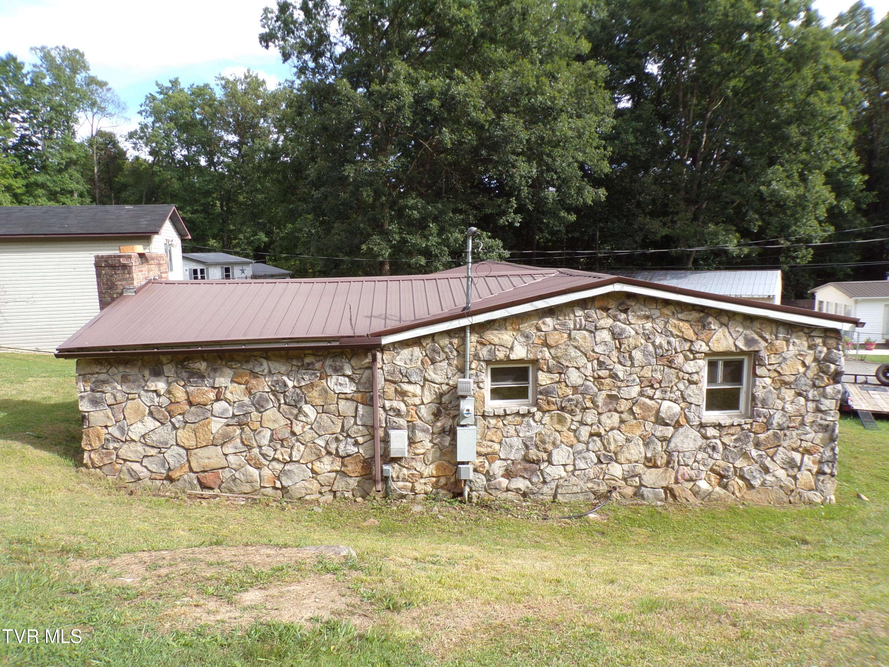 Pound, VA 24279,9781 Sulpher Springs DR