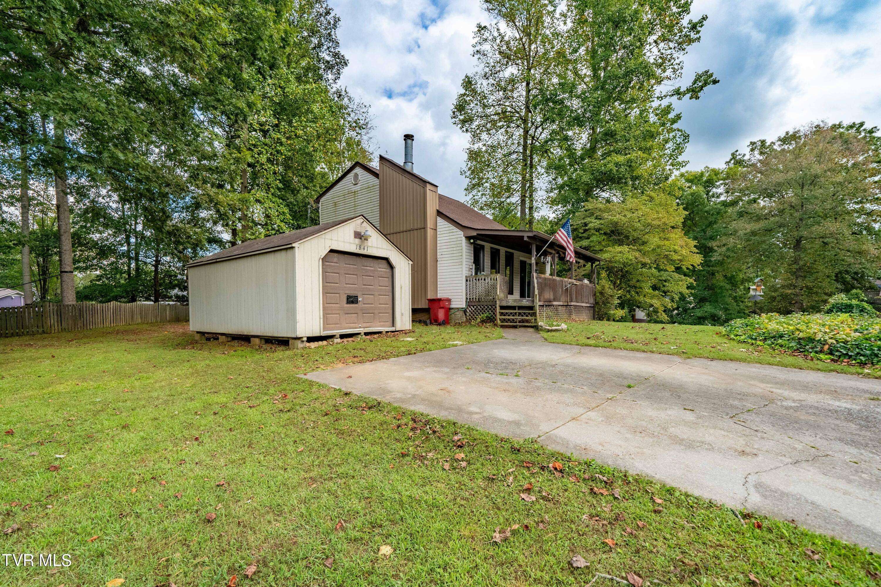 Johnson City, TN 37604,1841 Todd DR