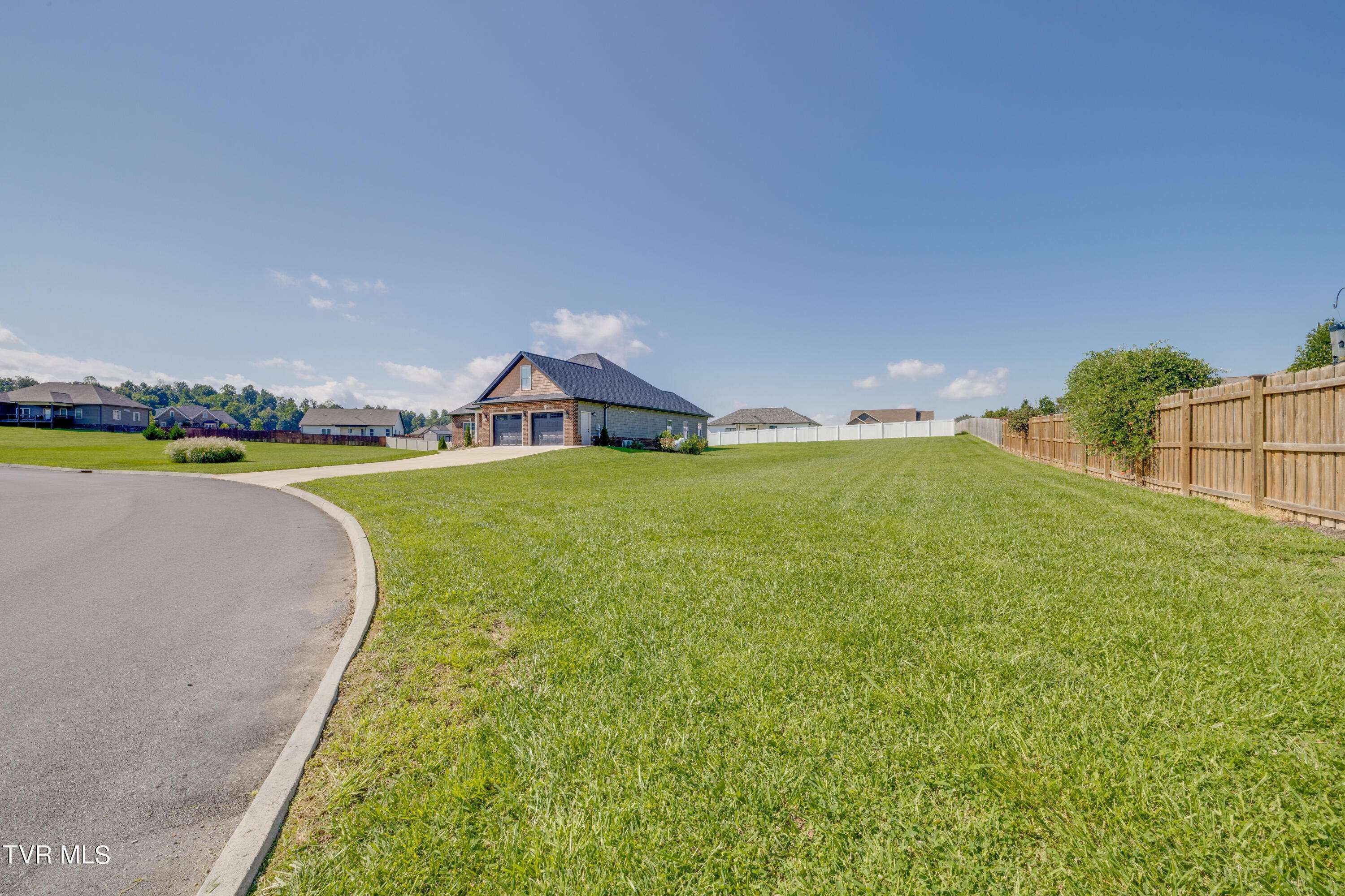 Jonesborough, TN 37659,582 Brady WAY