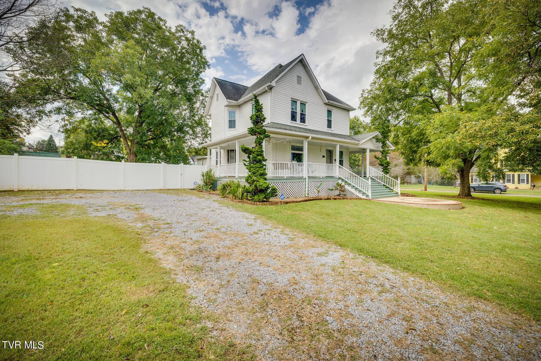 Elizabethton, TN 37643,604 Maple ST