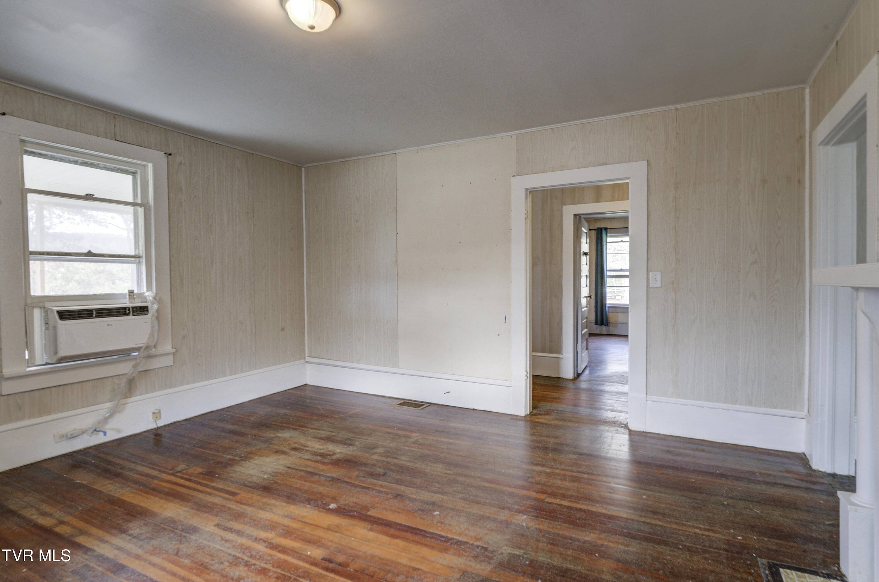 Erwin, TN 37650,210 Florida AVE