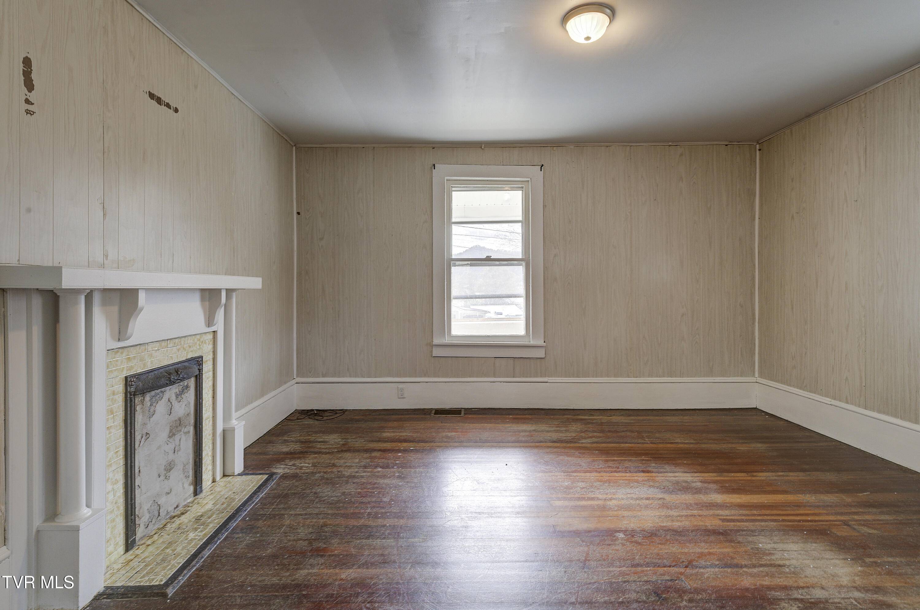 Erwin, TN 37650,210 Florida AVE