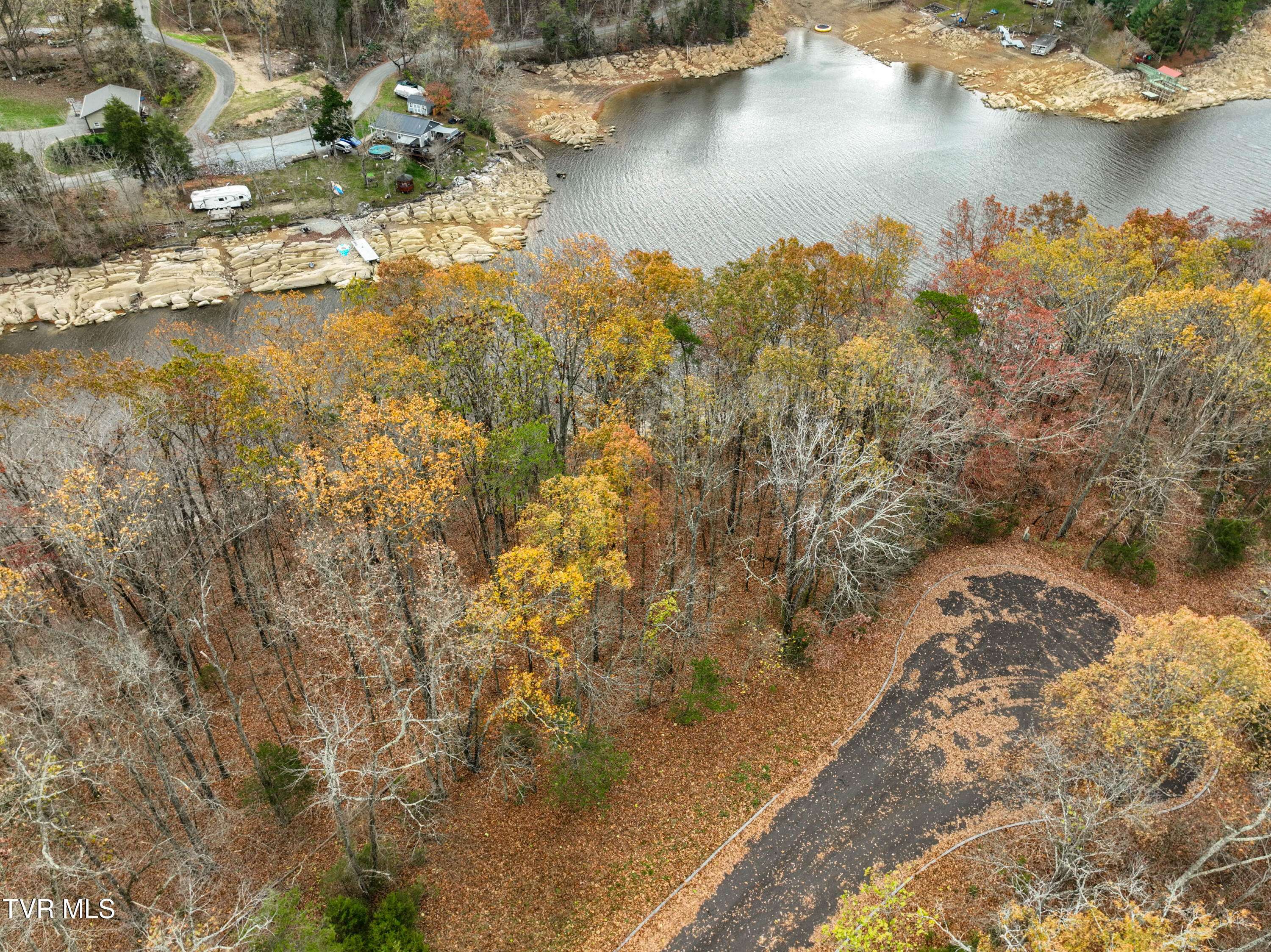 Piney Flats, TN 37686,121 Pointe DR