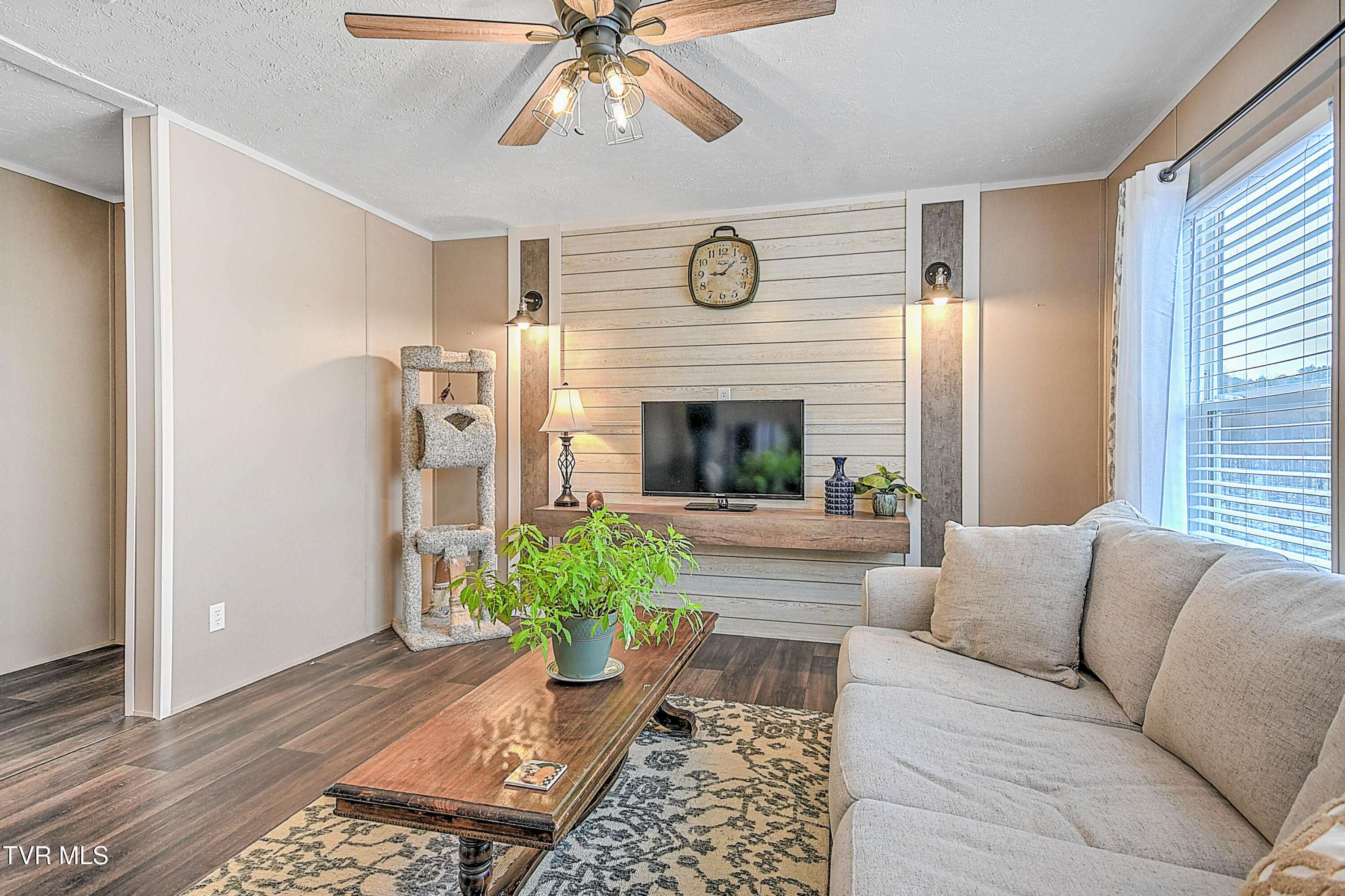 Greeneville, TN 37743,290 Smith Hollow RD