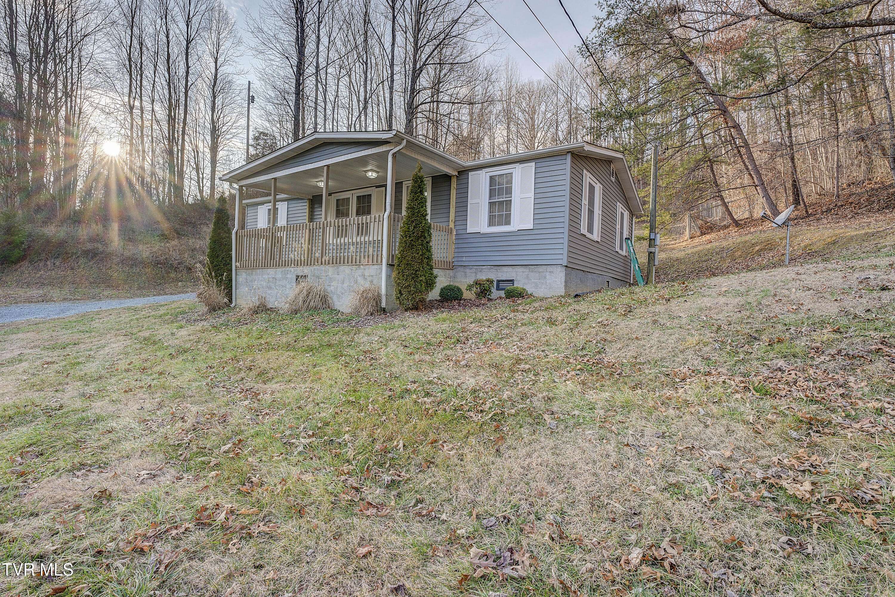 Elizabethton, TN 37643,462 Long Hollow RD