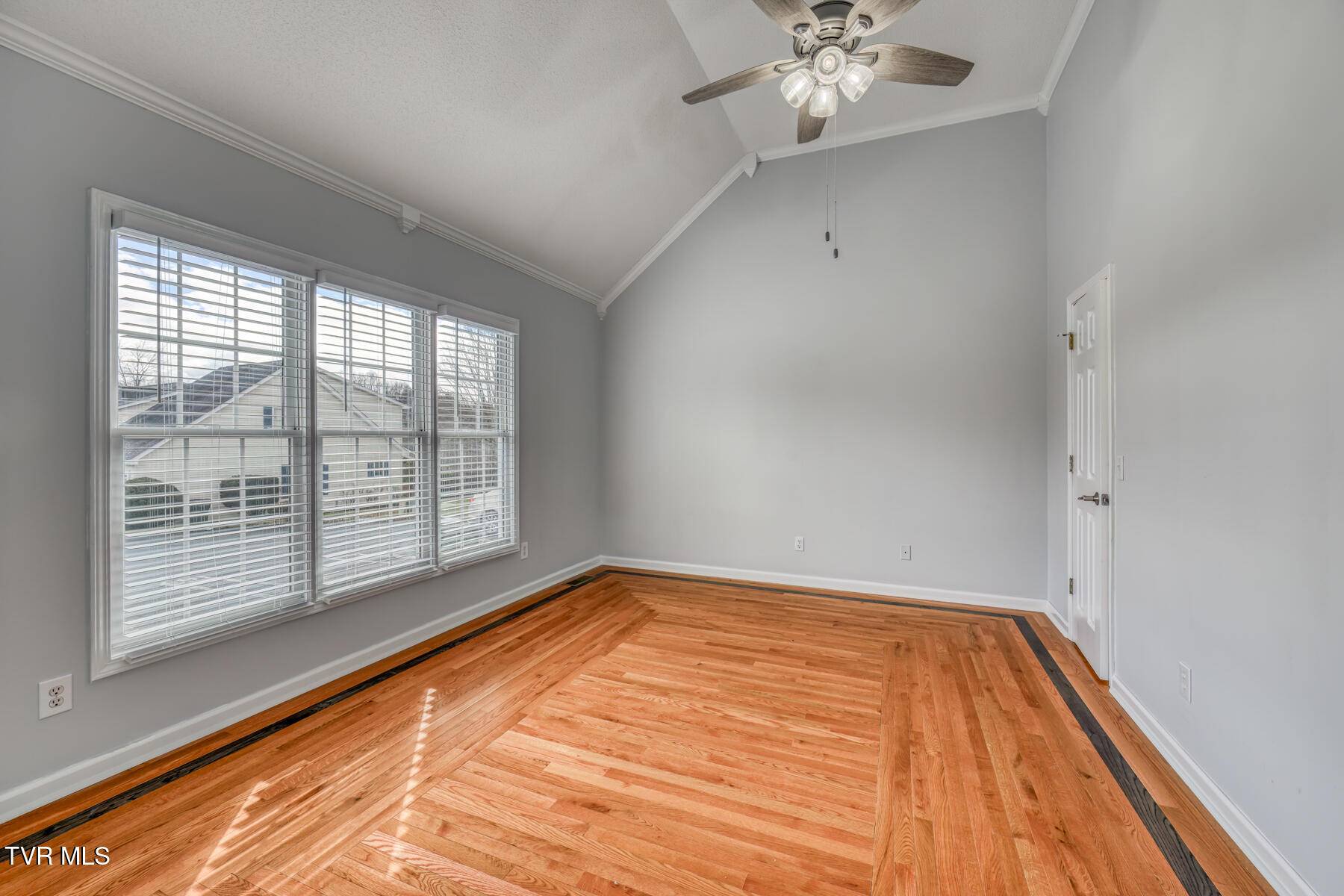 Bristol, VA 24201,105 Rainbow CIR #105