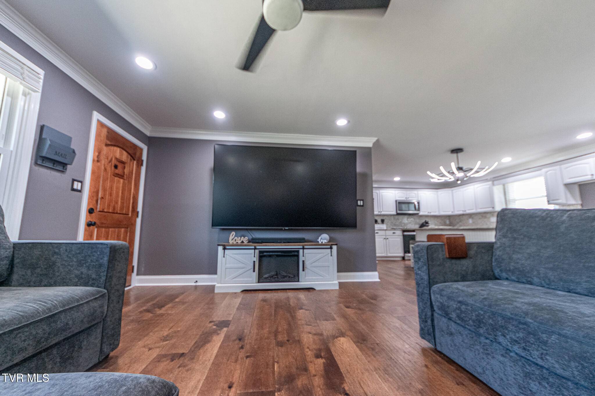 Johnson City, TN 37601,908 Locklaine DR