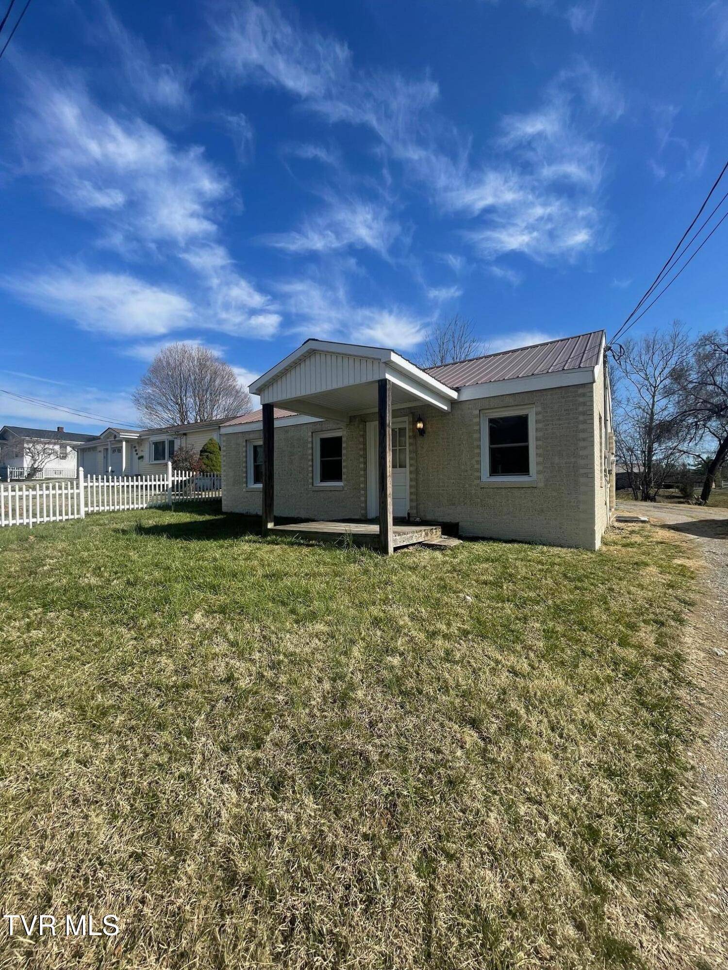 Kingsport, TN 37660,3361 Bloomingdale RD