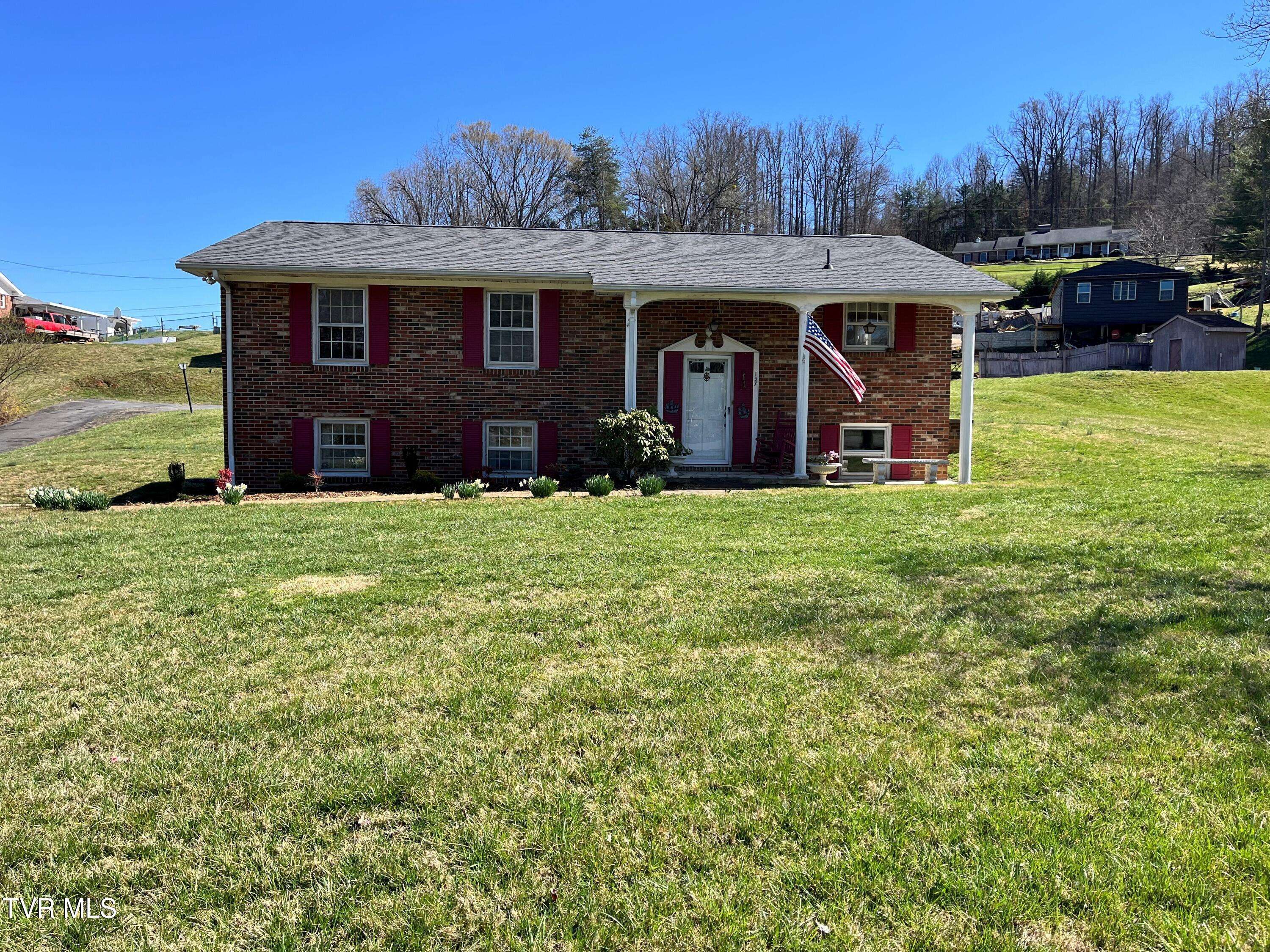 Elizabethton, TN 37643,157 Coal Chute RD