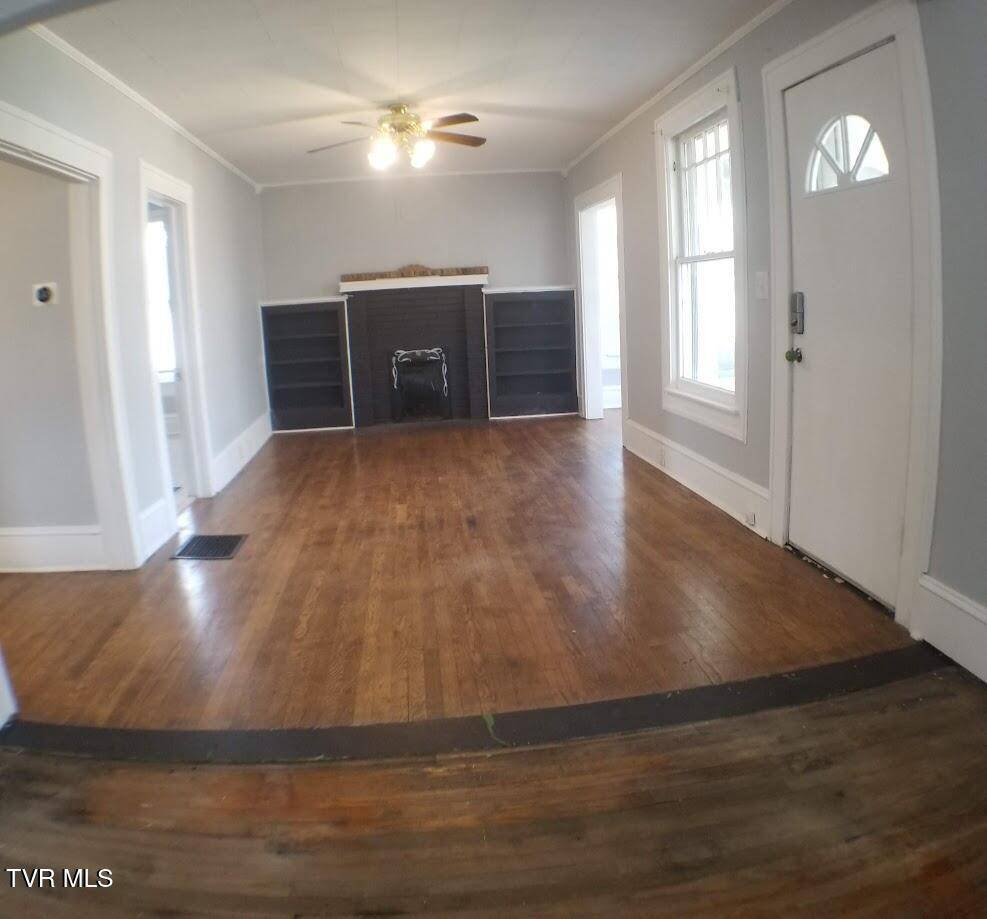 Johnson City, TN 37604,319 Highland AVE