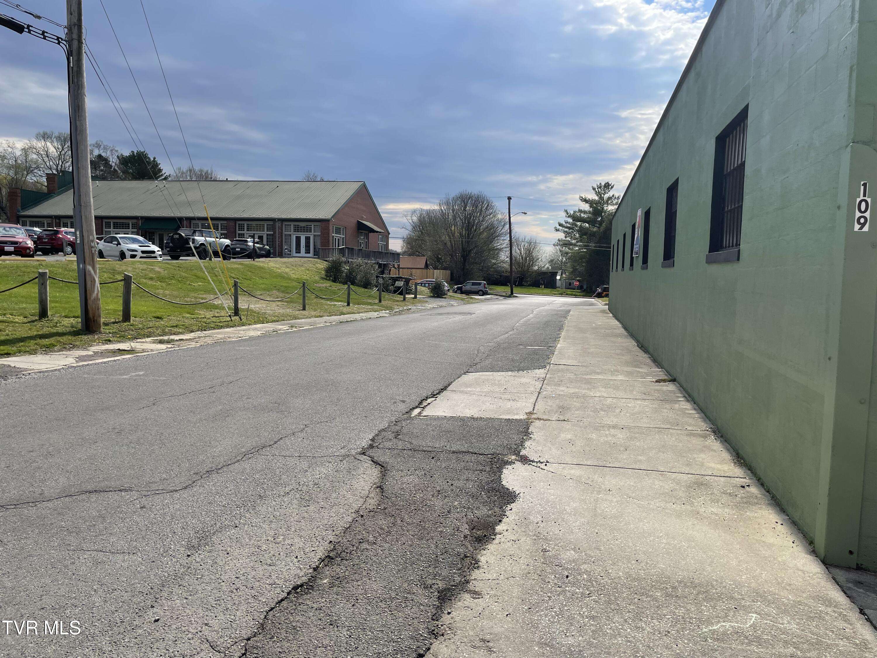 Rogersville, TN 37857,109 Mckinney AVE