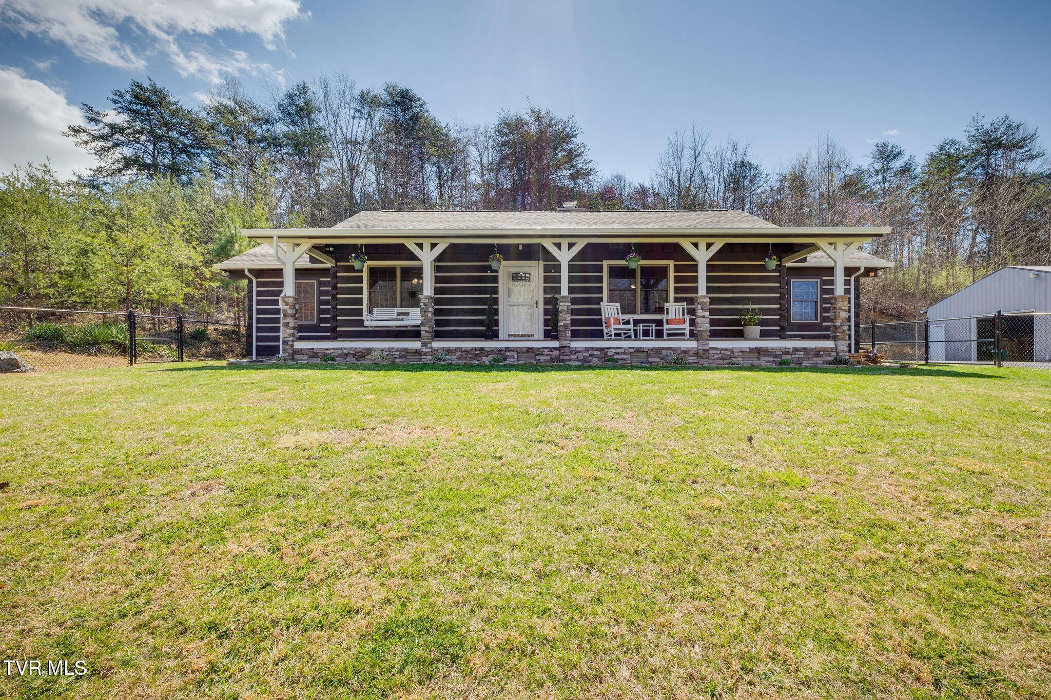 Blountville, TN 37617,421 Pearl LN