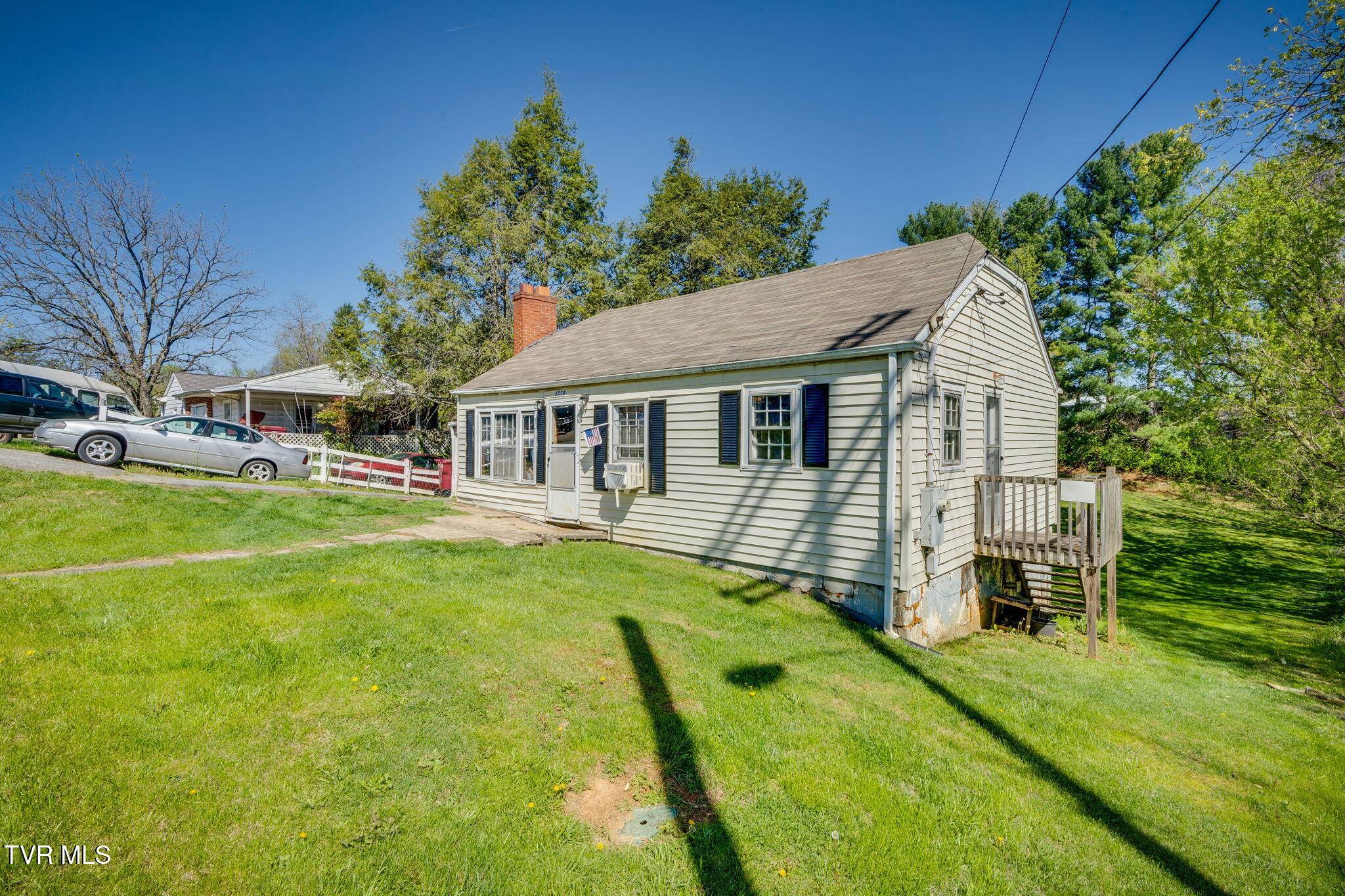 Johnson City, TN 37604,3578 Market ST