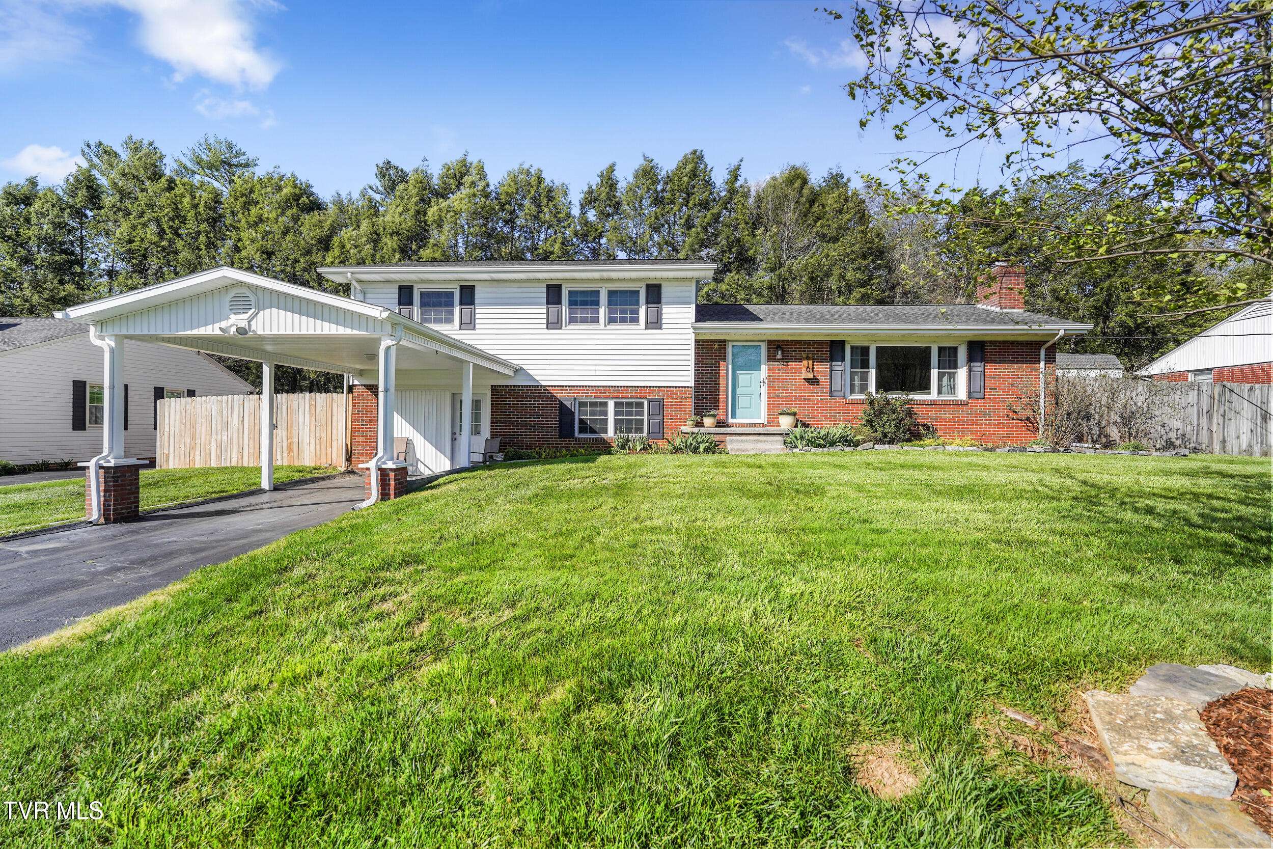 Elizabethton, TN 37643,610 Pine Hill RD