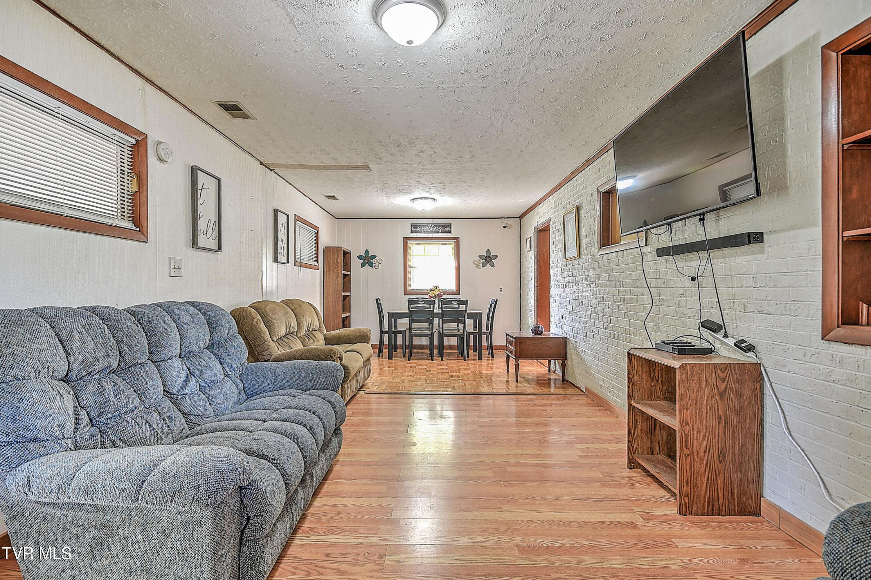 Johnson City, TN 37601,2856 Watauga RD