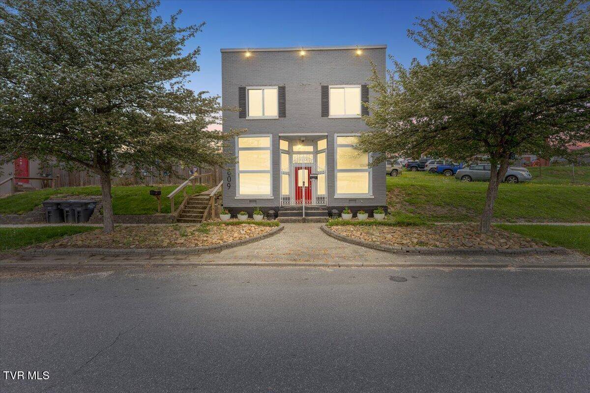 Kingsport, TN 37660,809 Sullivan ST