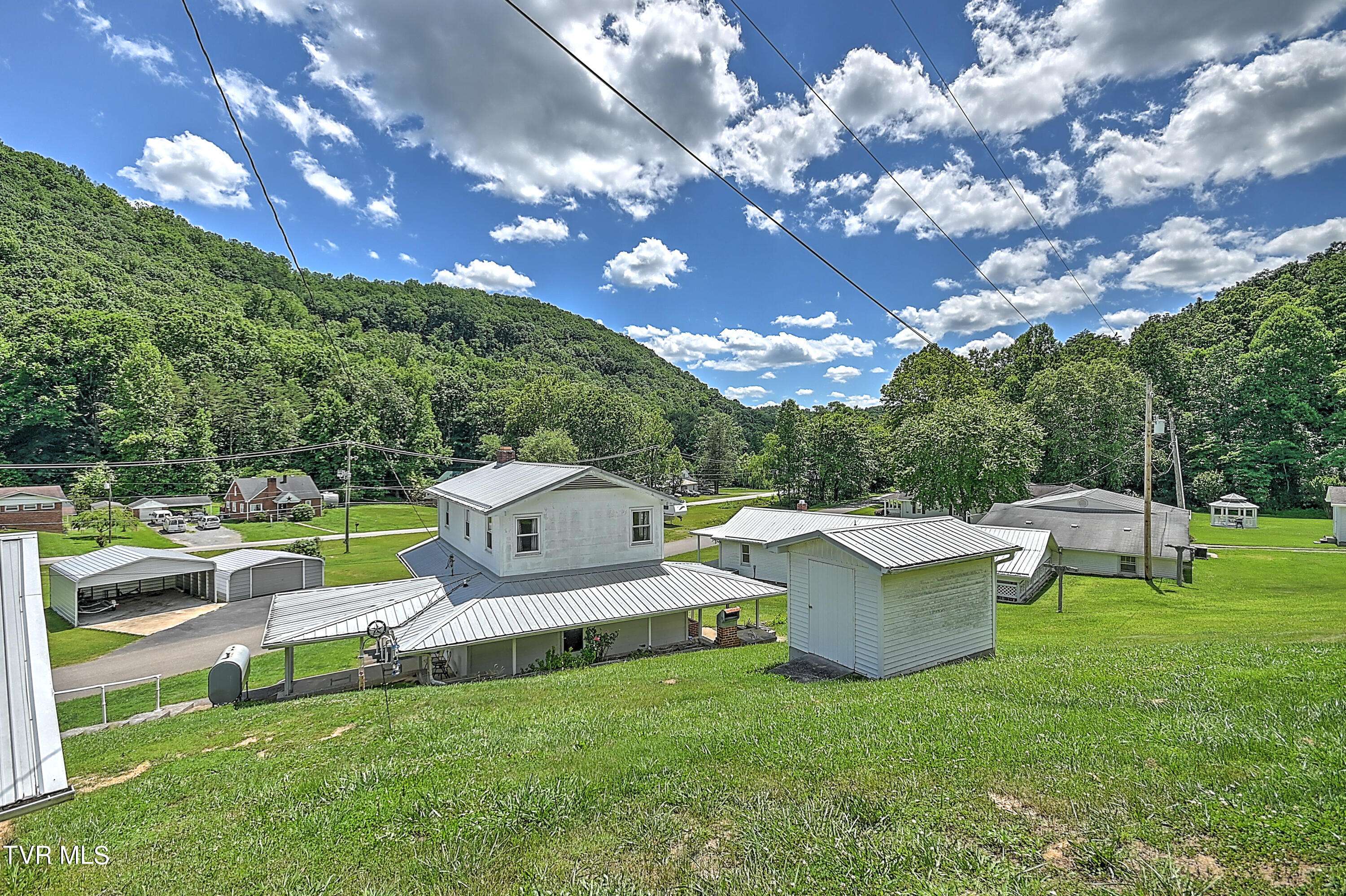 Gate City, VA 24251,289 Hilton RD
