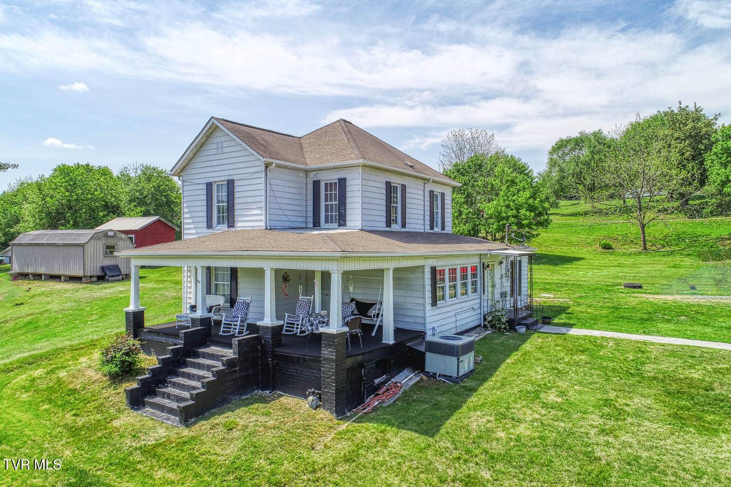 Surgoinsville, TN 37873,103 Highland ST