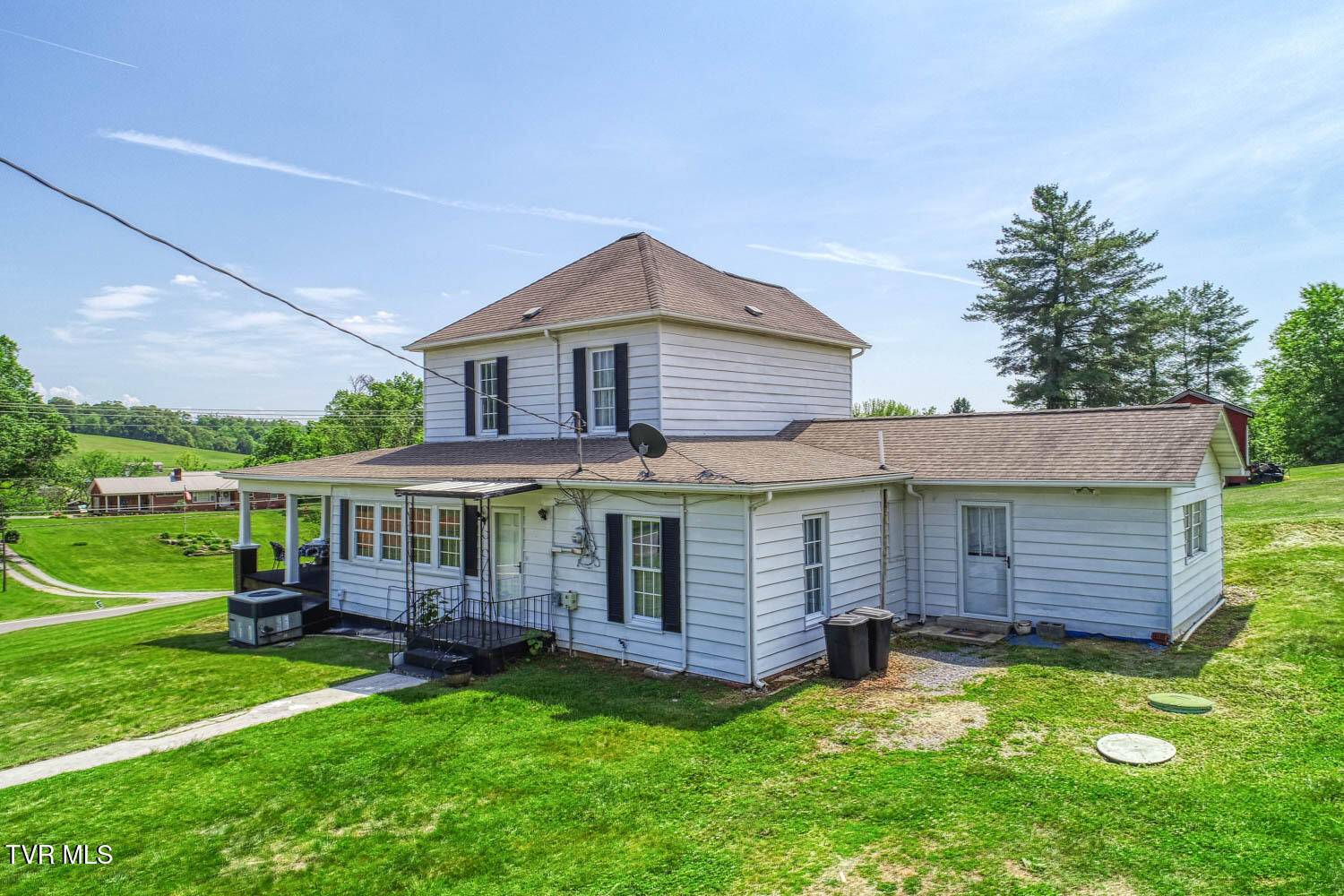 Surgoinsville, TN 37873,103 Highland ST