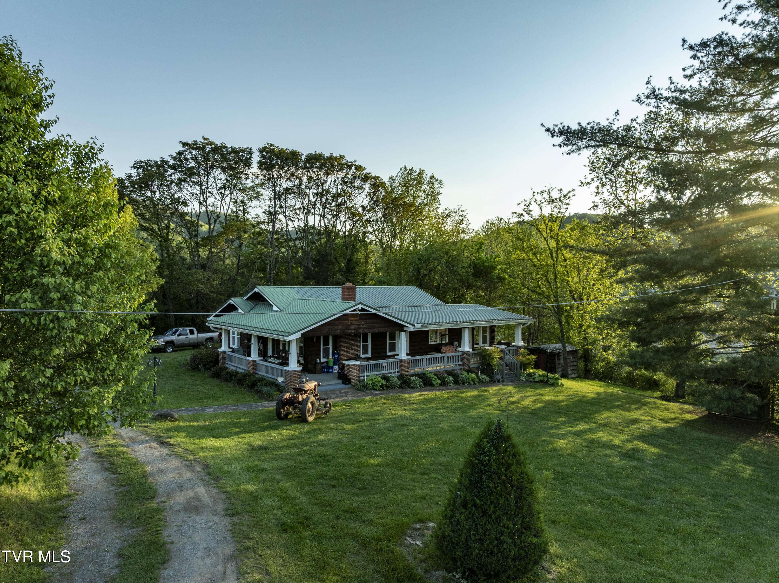 Erwin, TN 37650,701 Bailey LN