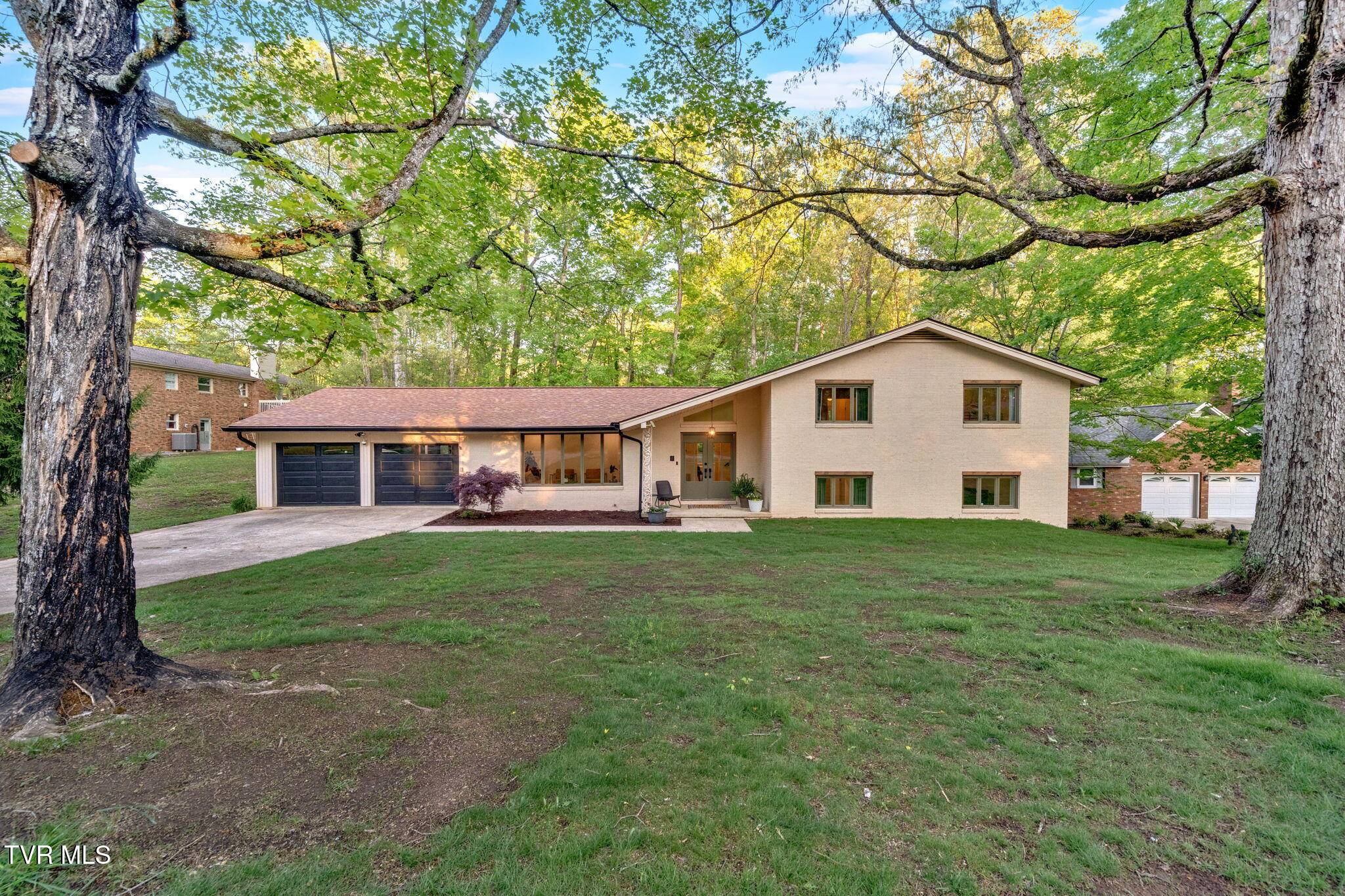 Kingsport, TN 37660,2413 Essex DR