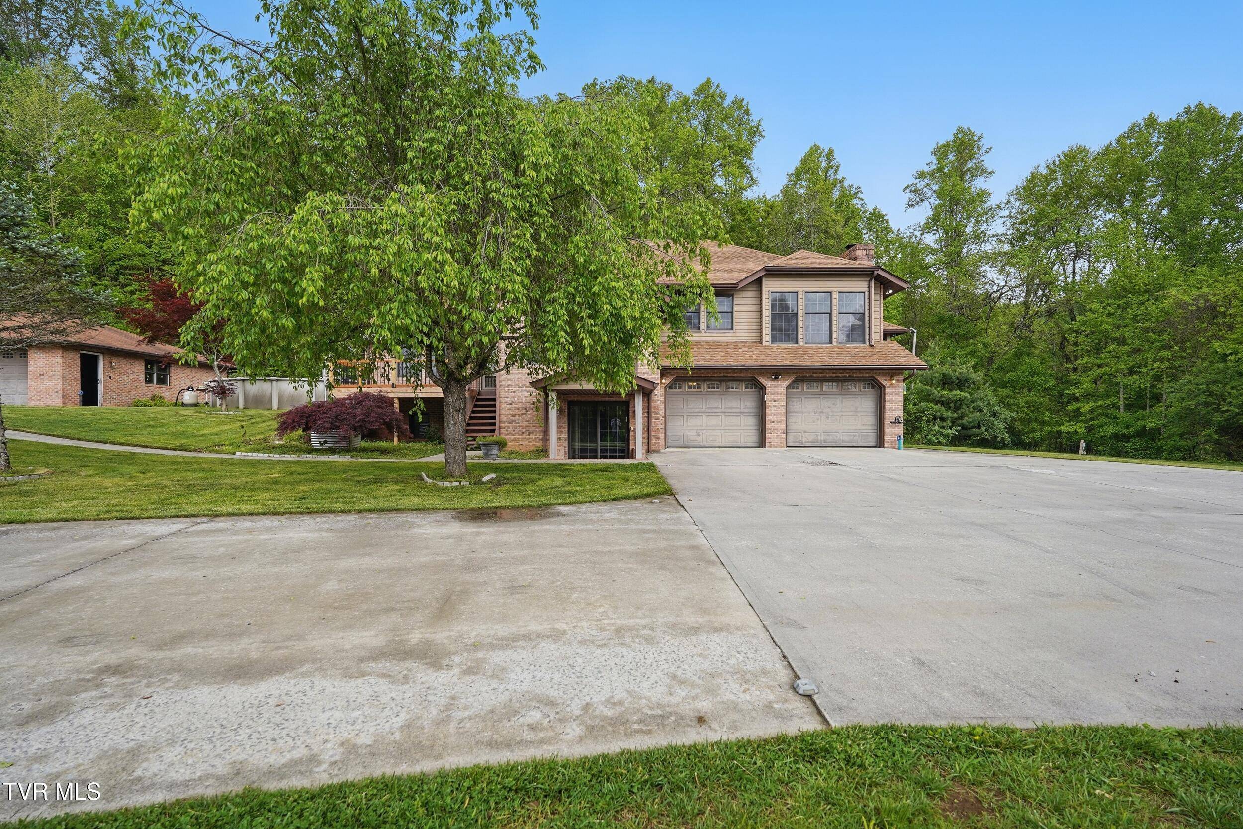 Pennington Gap, VA 24277,271 Burgan RD
